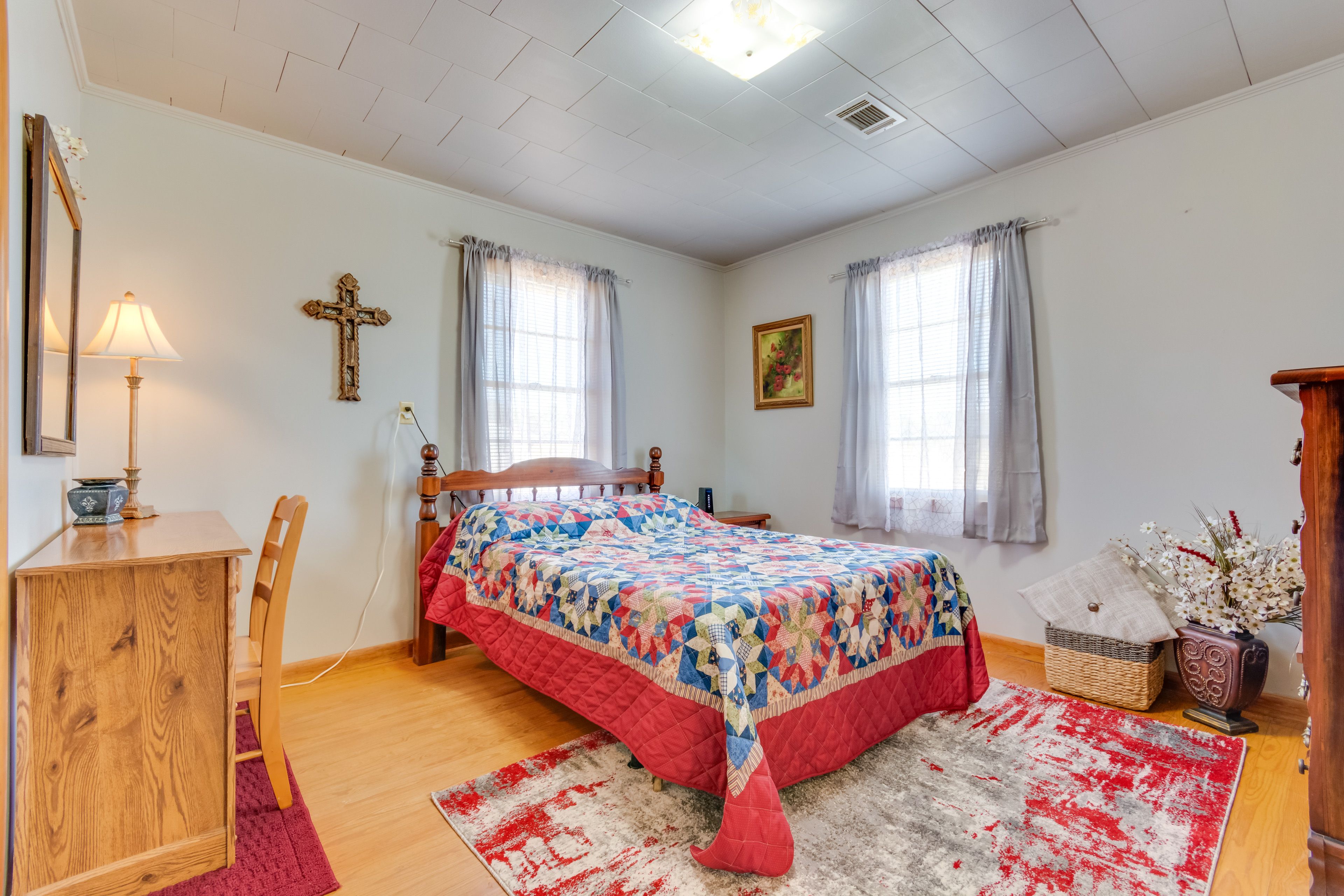 Bedroom 1 | Full Bed | Laptop-Friendly Workspace