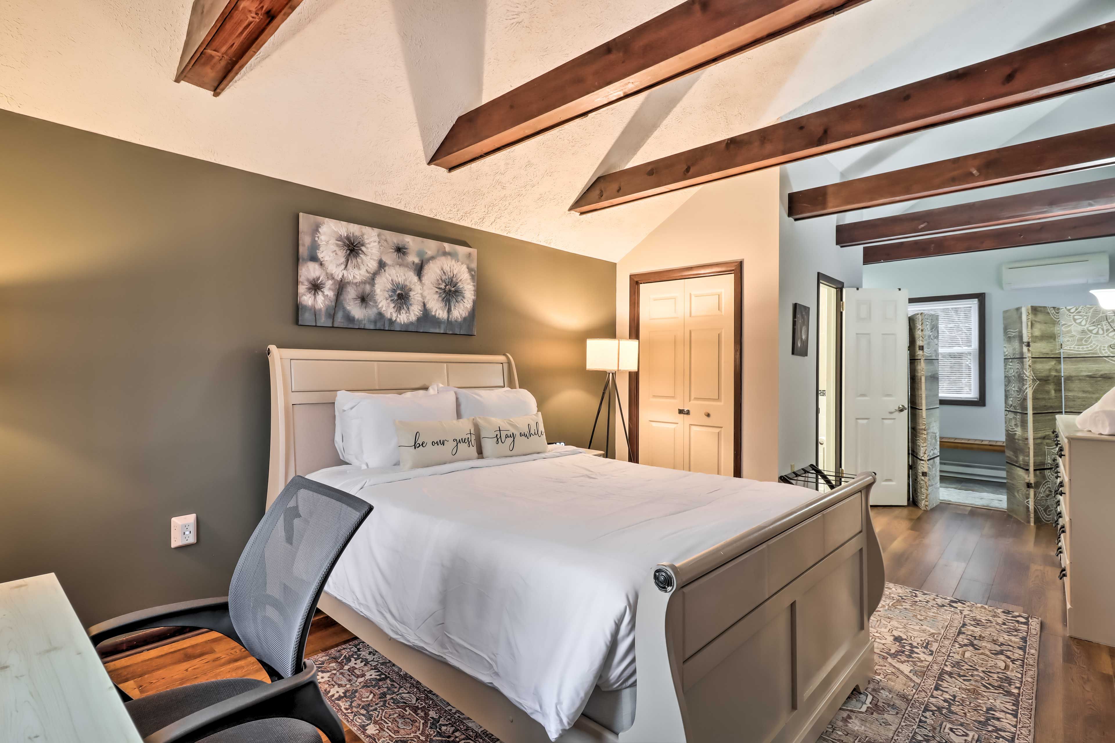 Bedroom 3 | Queen Bed