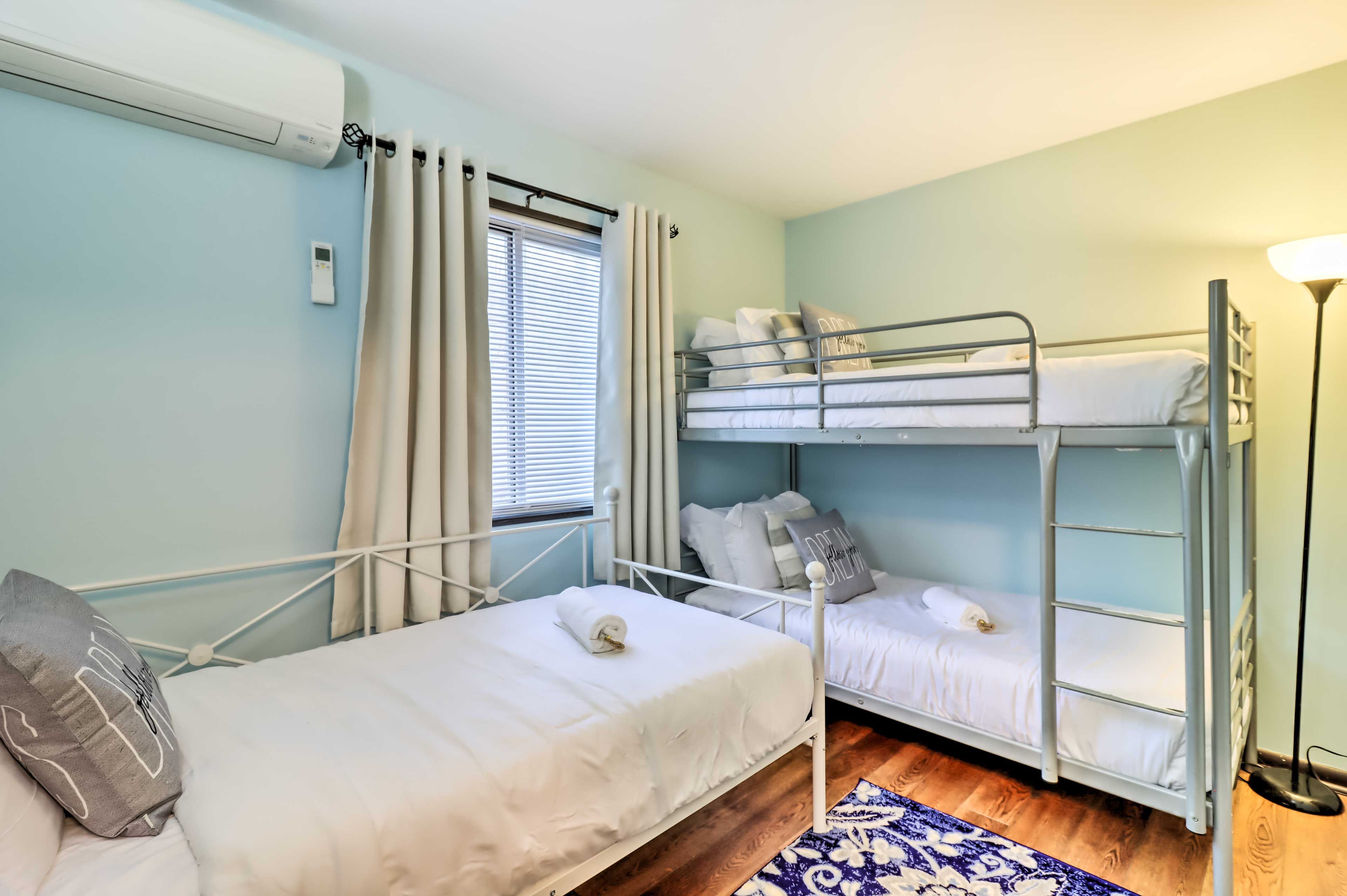 Bedroom 2 | Twin Bed | Twin Bunk Bed
