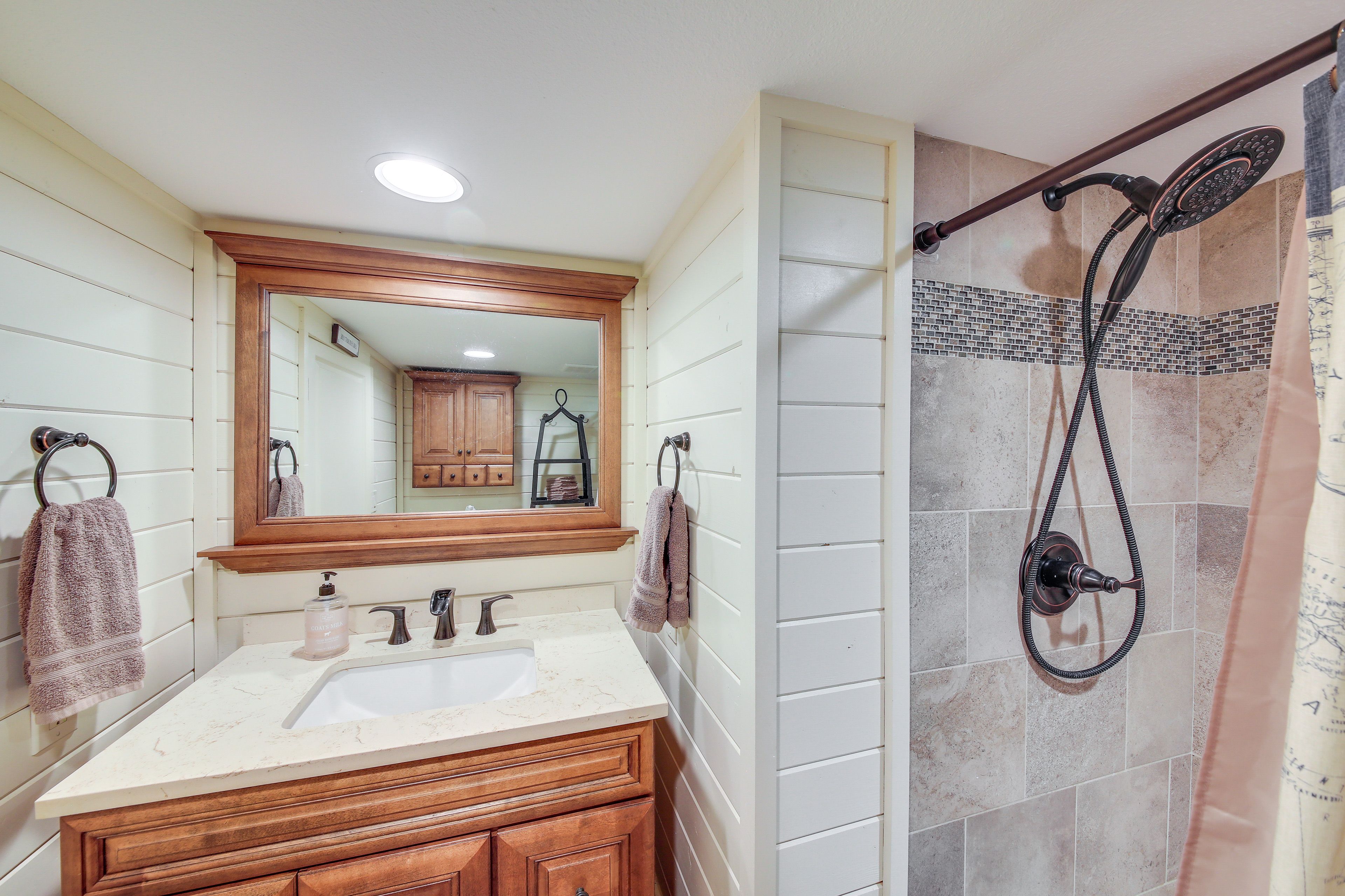 Full Bathroom | 1st Floor