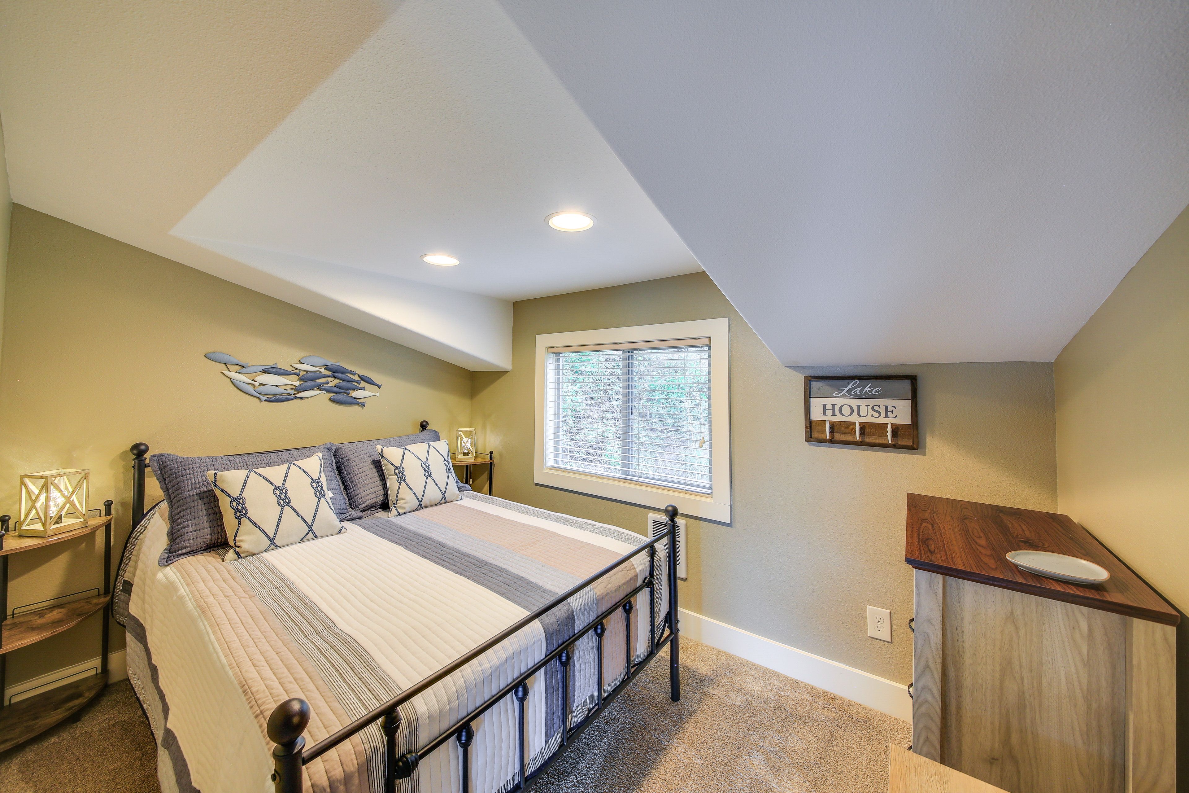 Bedroom 2 | Full Bed | 2nd Floor