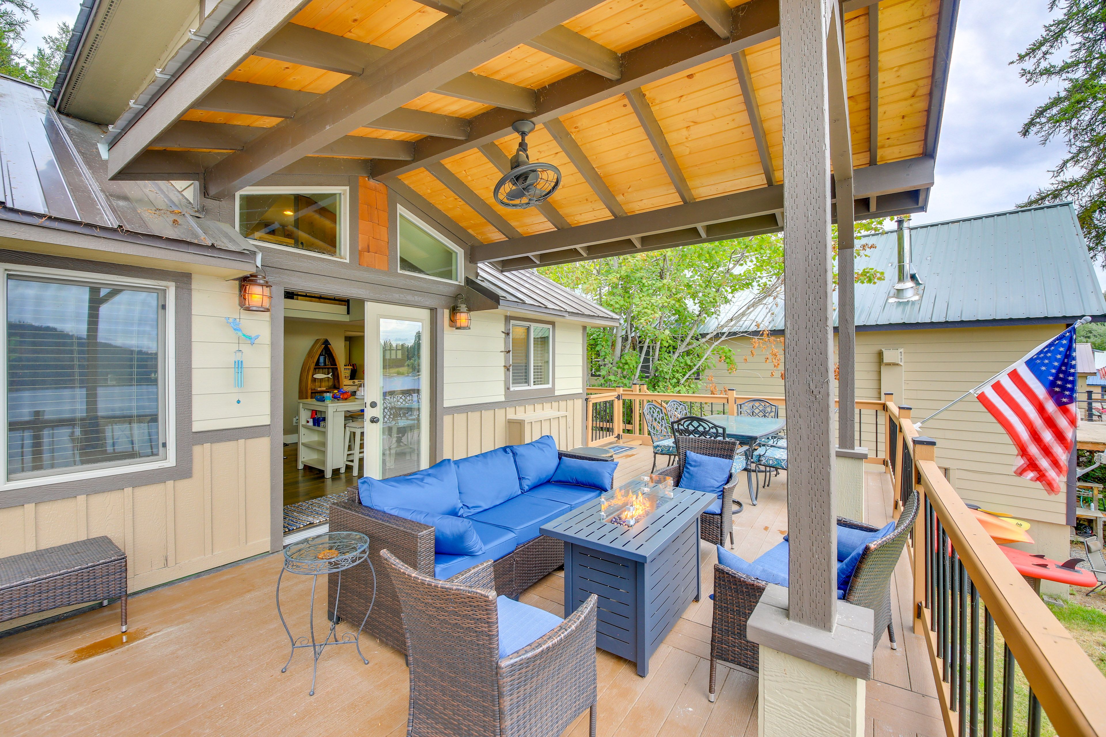 Furnished Deck | Gas Fire Pit