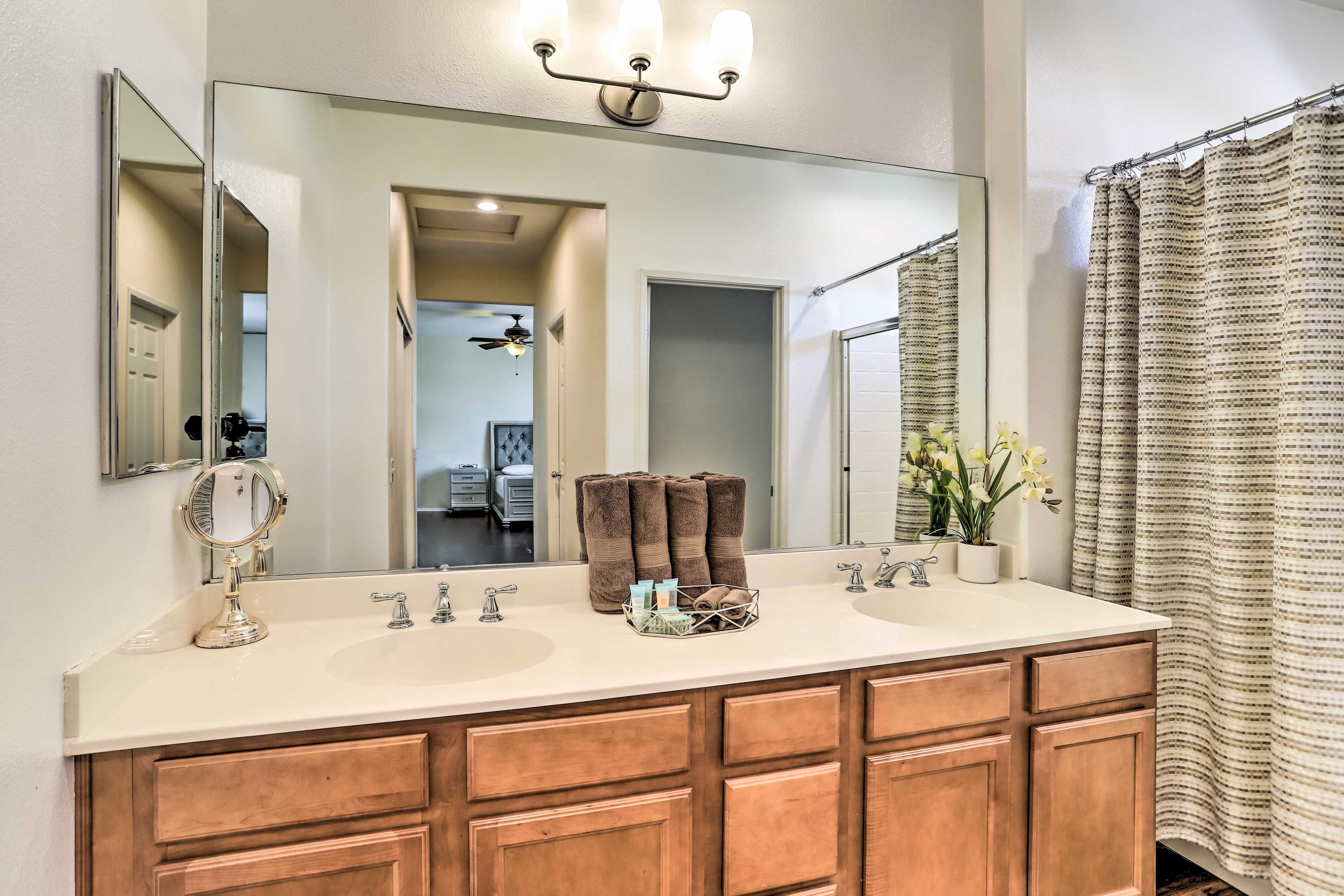 En-Suite Bathroom | Complimentary Toiletries