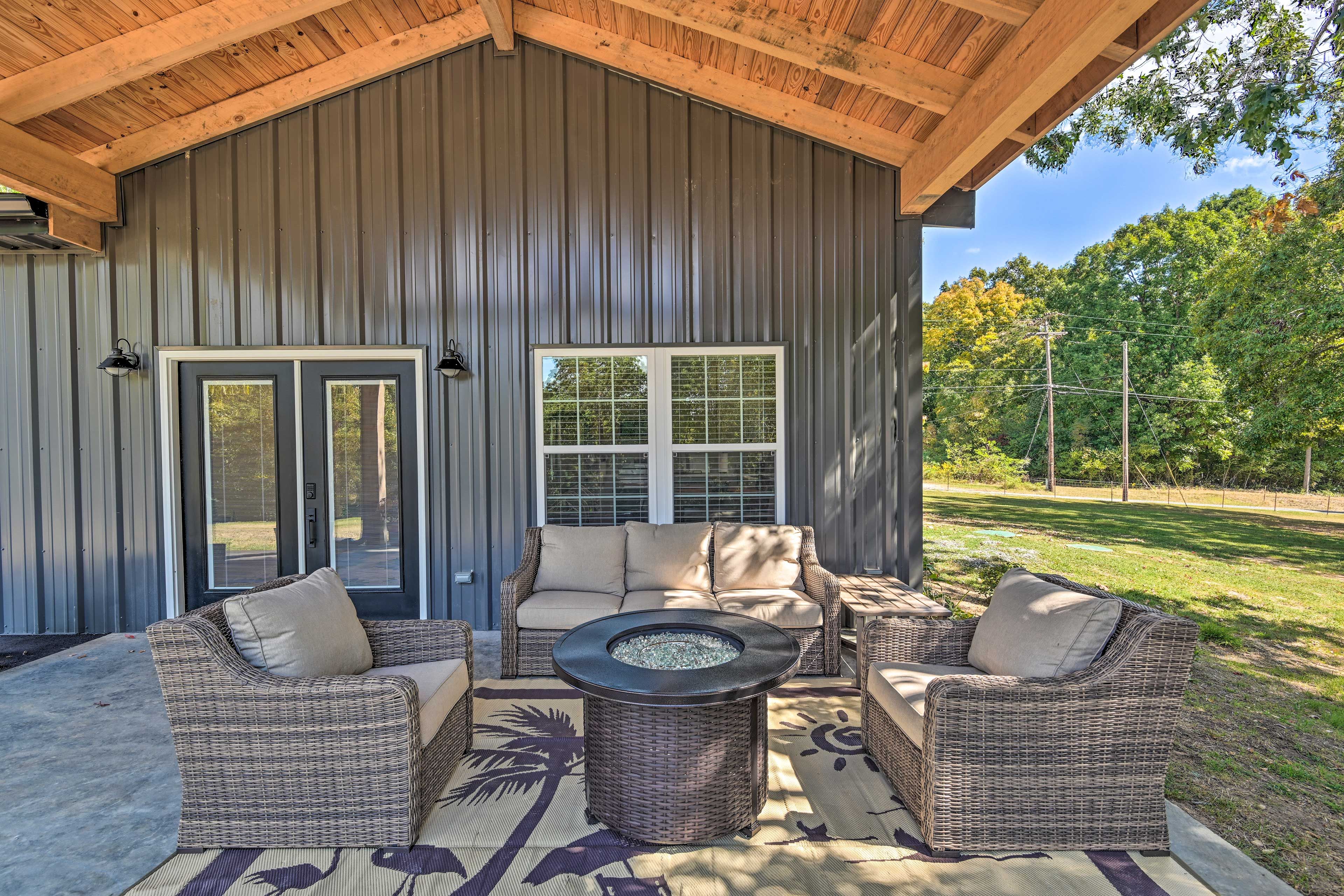 Covered Patio | Fire Pit