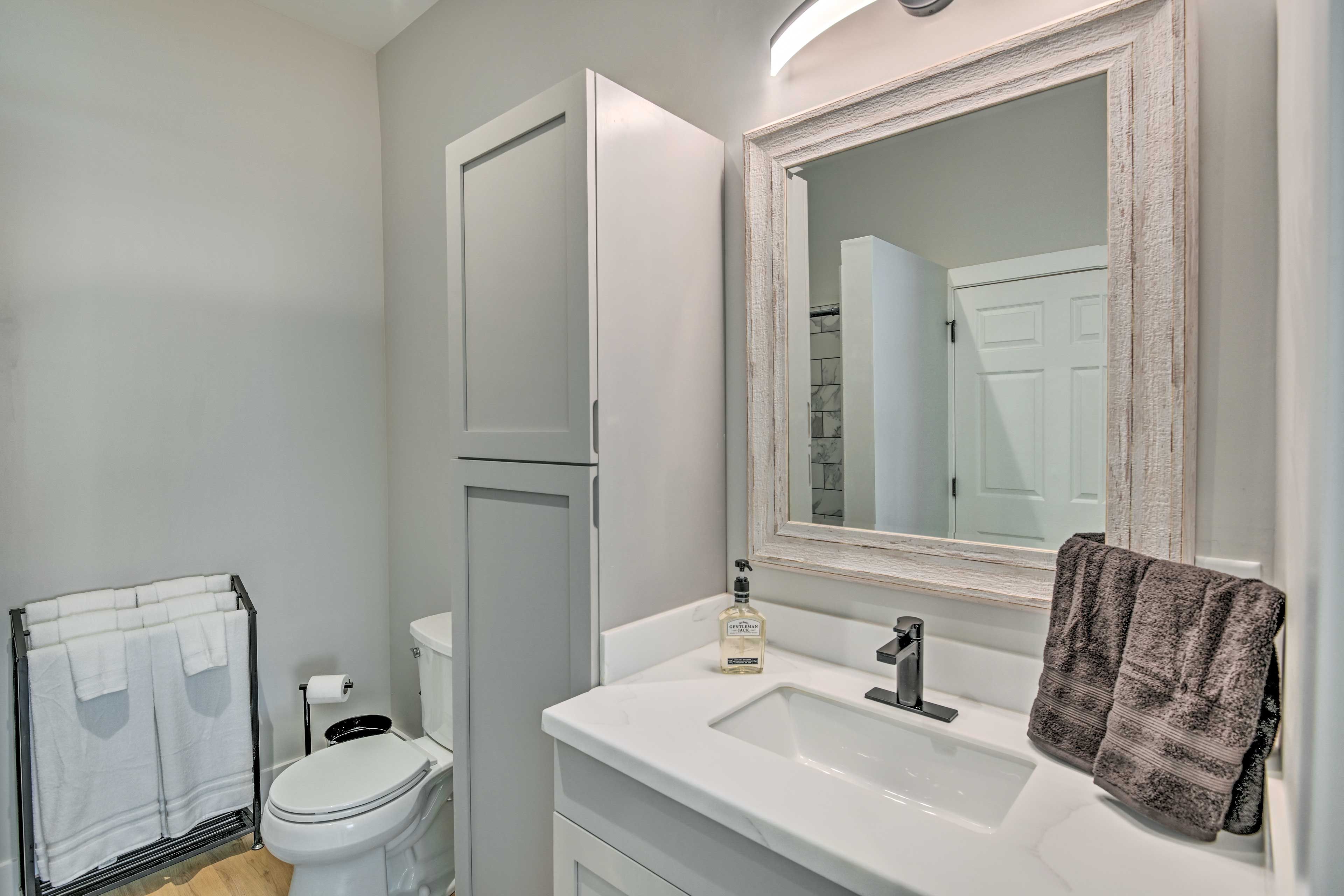 En-Suite Bathroom | Complimentary Toiletries | Hair Dryer | Towels Provided
