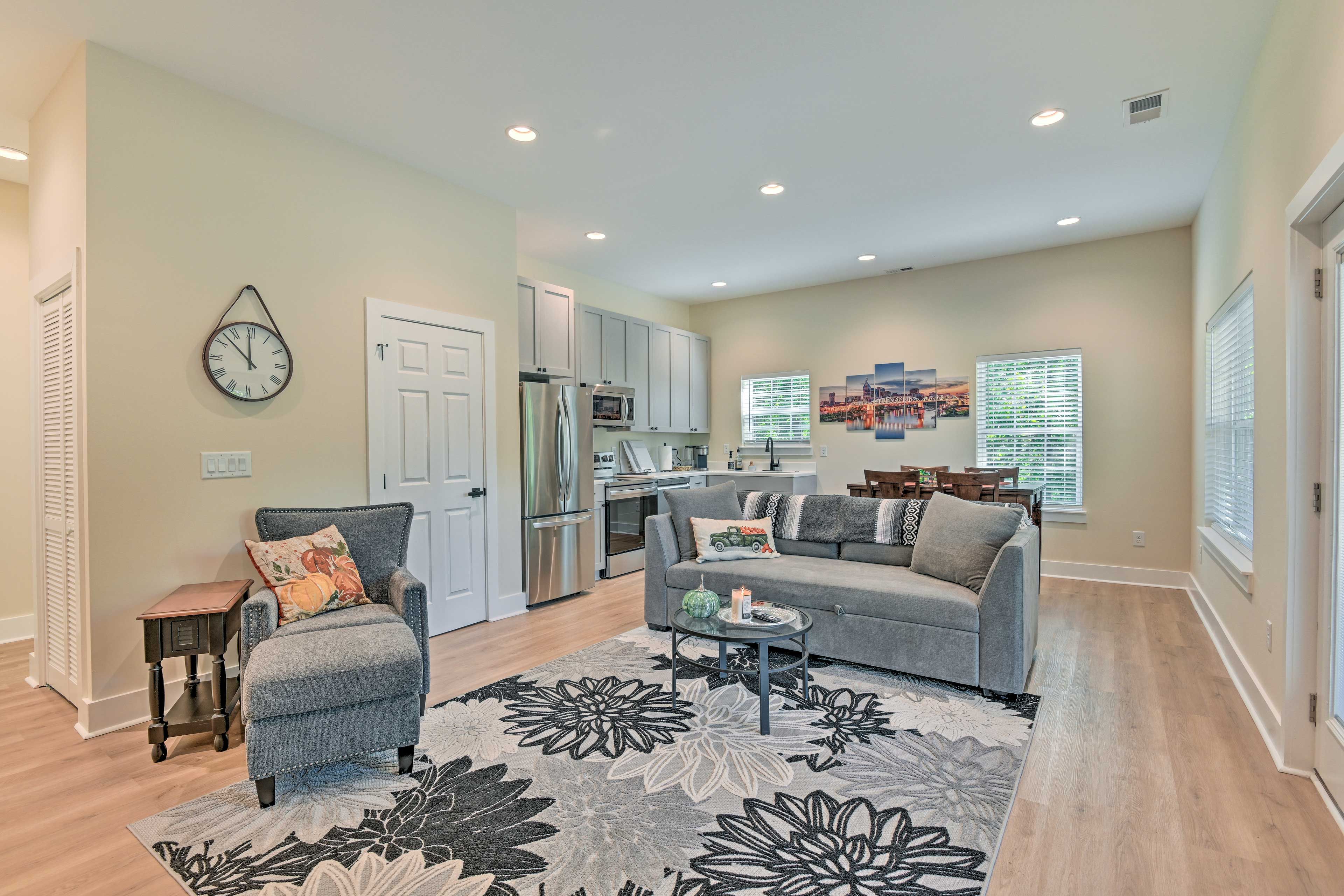 Living Room | Smart TV | Central Heating & A/C | Sleeper Sofa