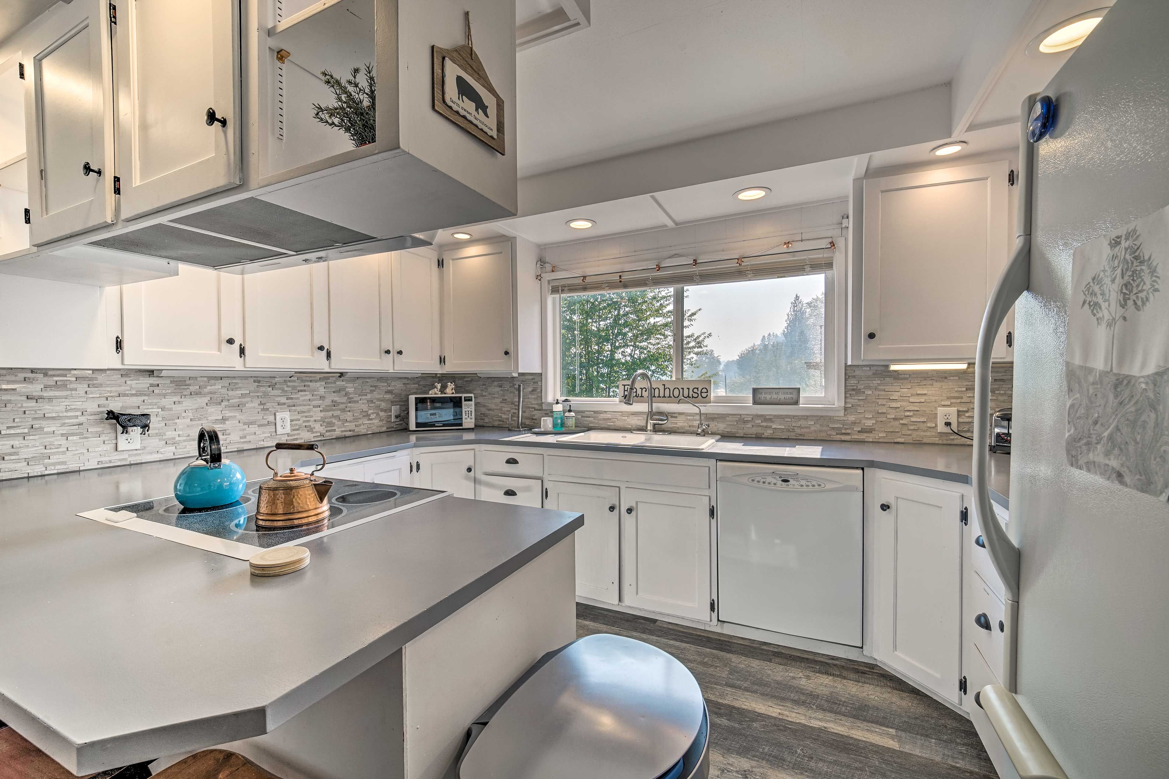 Kitchen | Coffee Maker | Hot Water Pot | Dishwasher