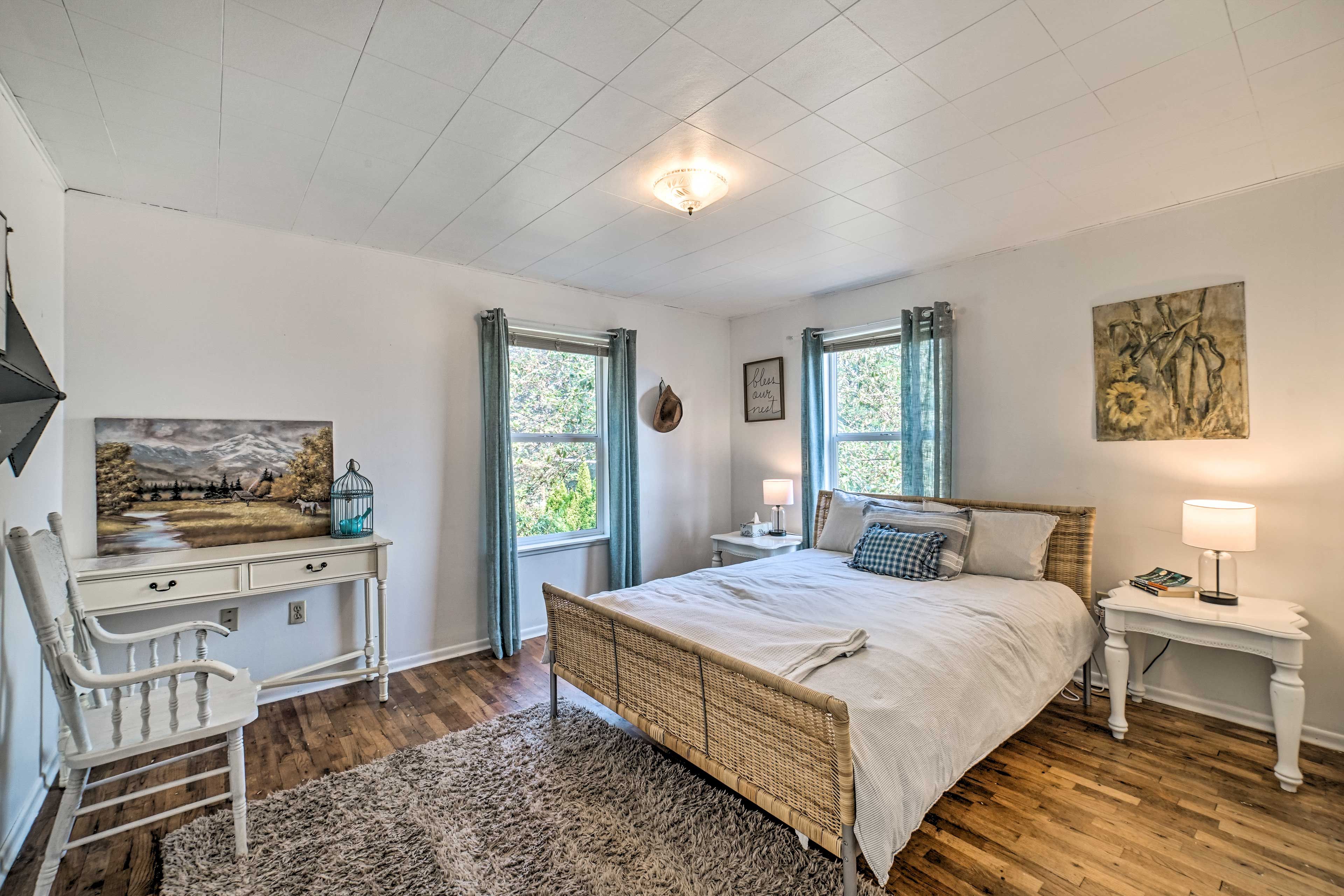Bedroom 2 | Queen Bed