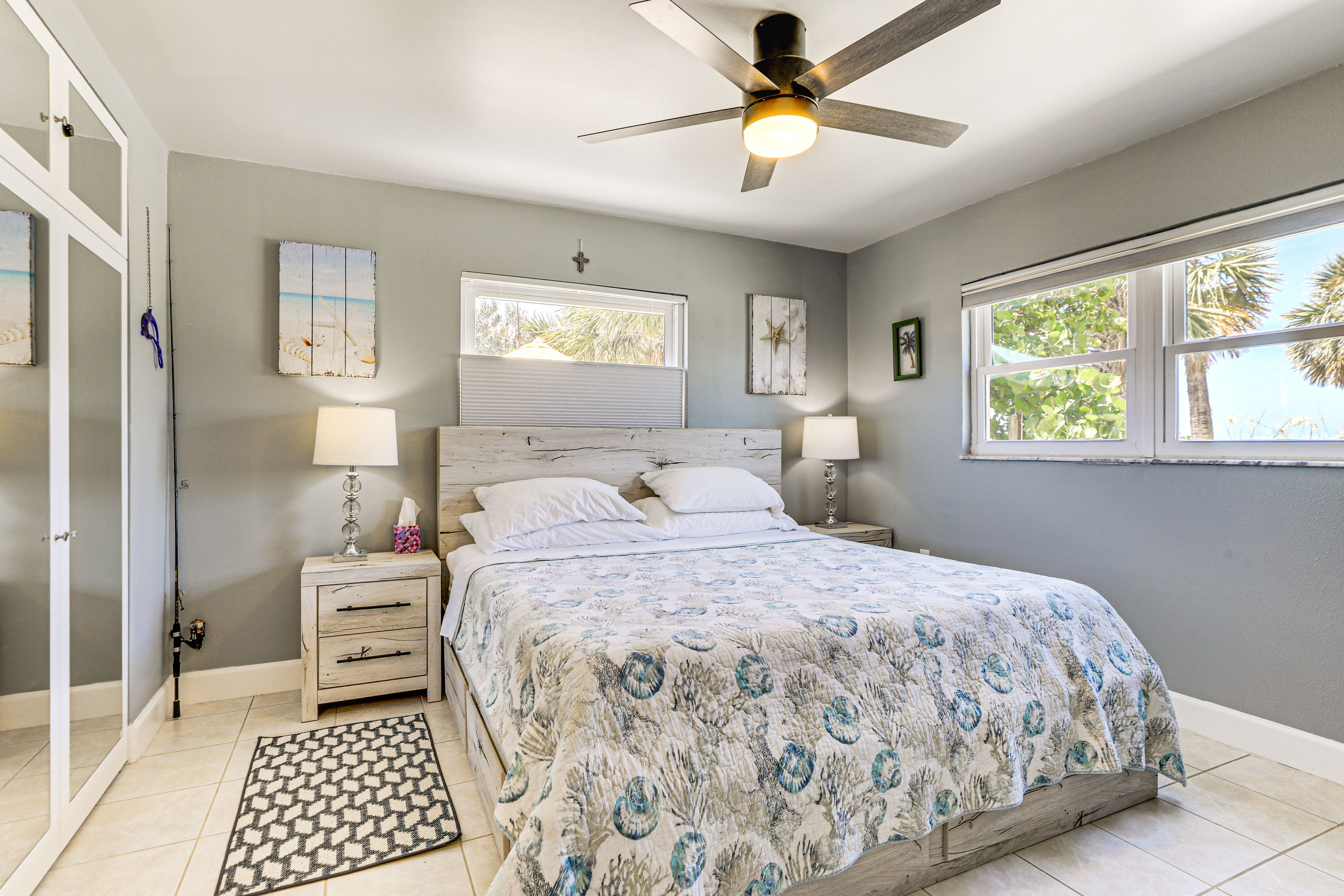 Bedroom | King Bed | Smart TV