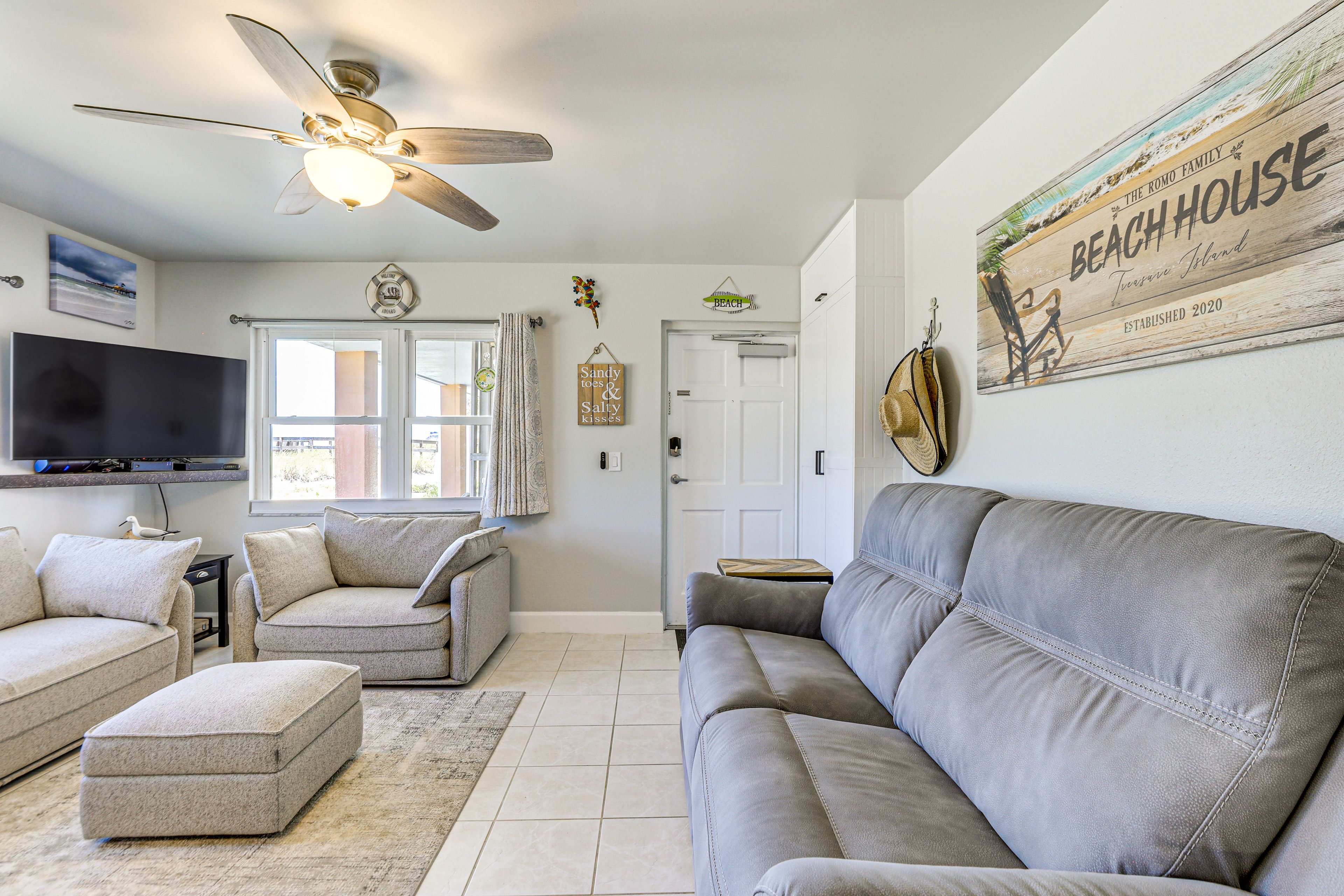 Living Room | Smart TV | Central A/C