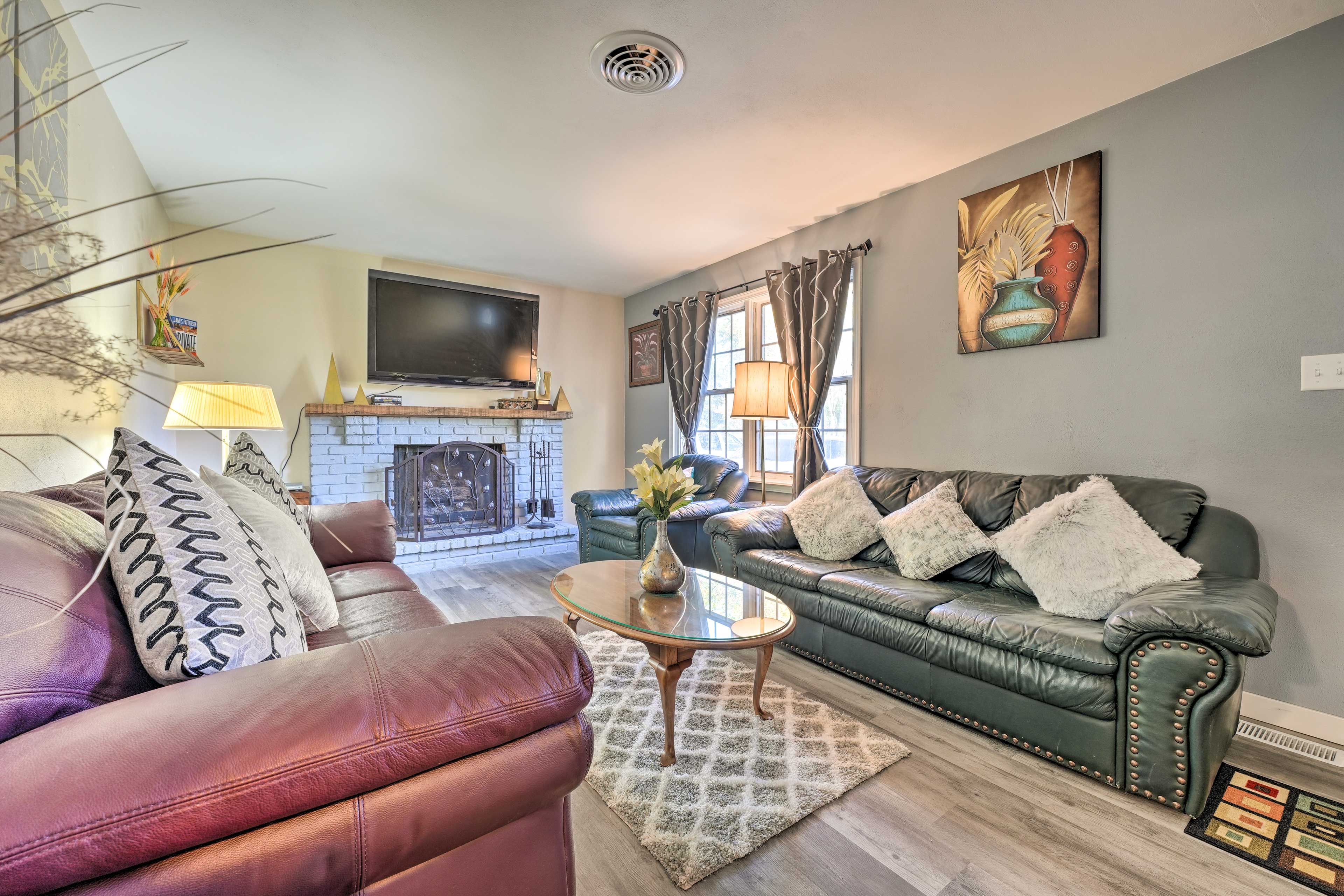 Family Room | 2-Story House | Family Friendly
