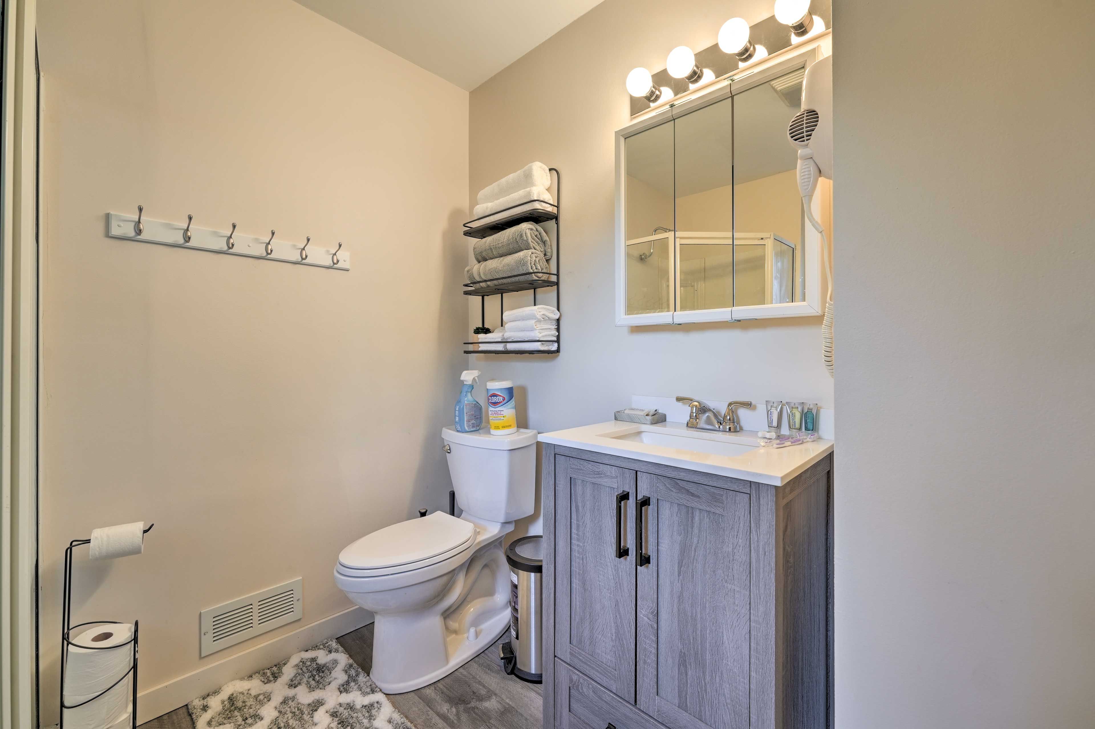 Full Bathroom | Laundry Area