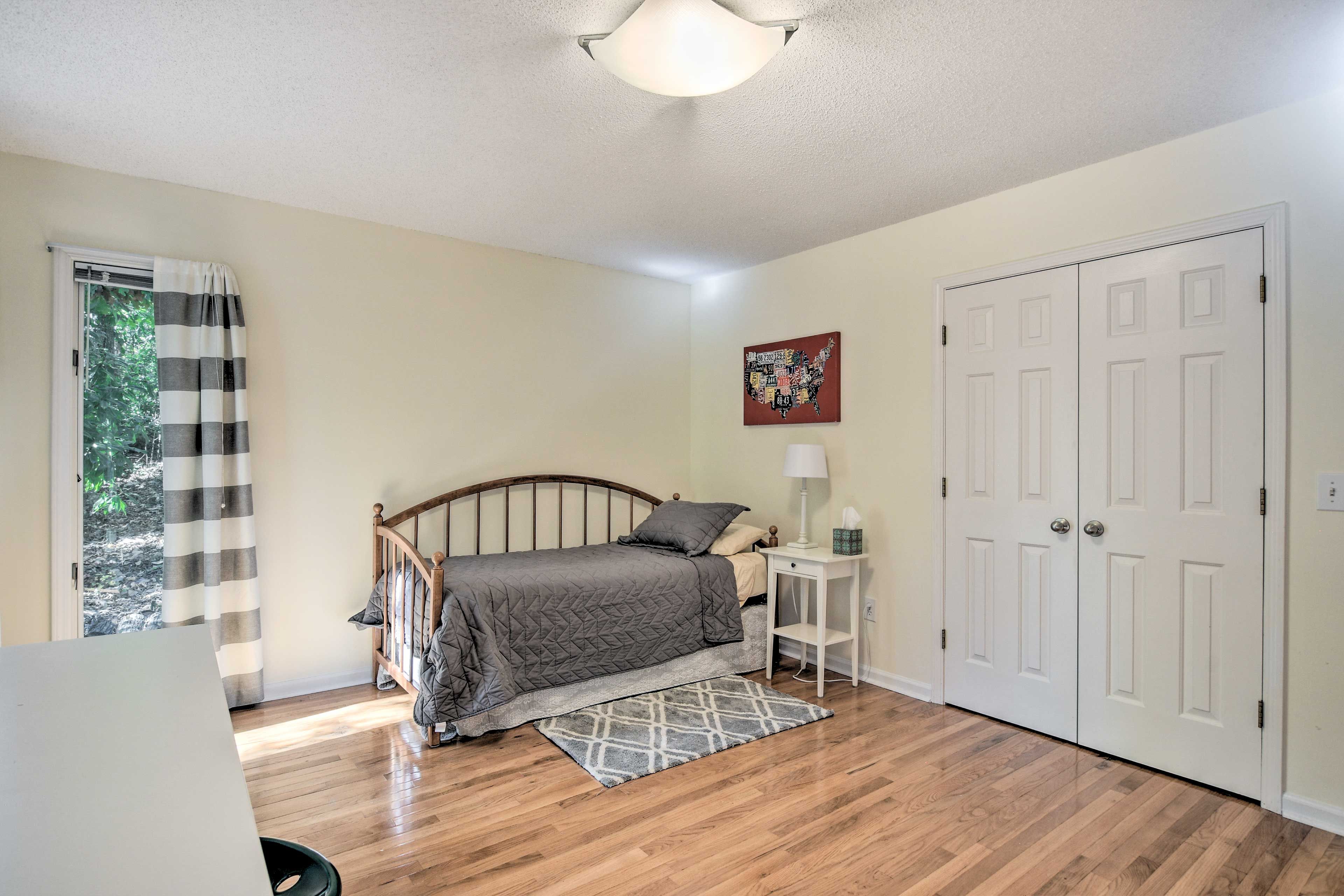 Bedroom 3 | Twin Bed w/ Twin Trundle | Walk-In Closet | Linens Provided