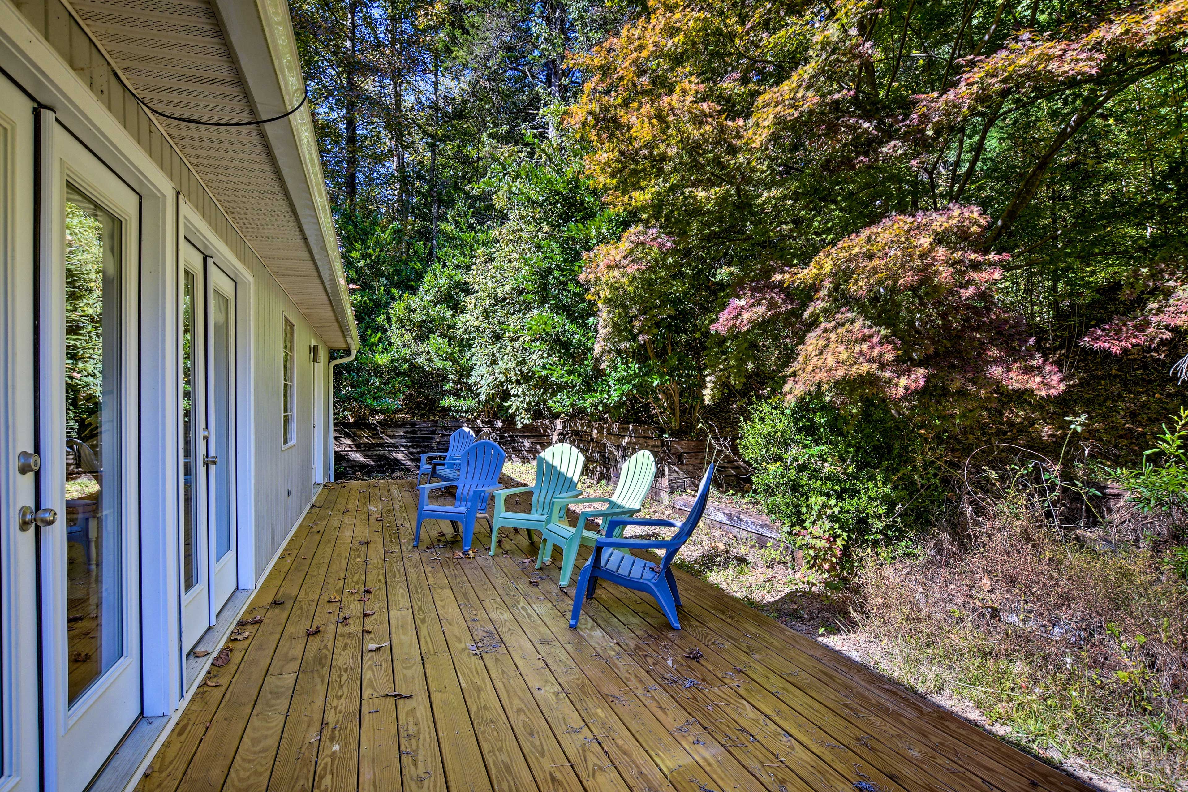 Deck | Outdoor Seating