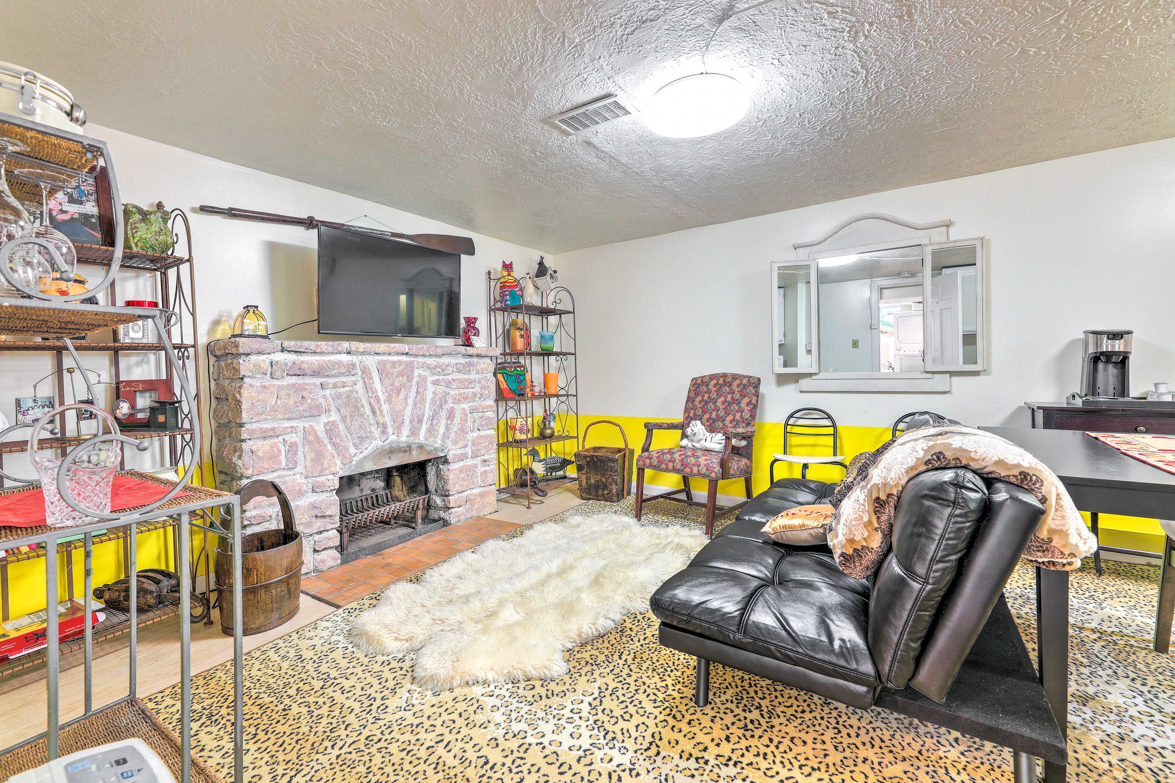 Living Area | Smart TV | Free WiFi