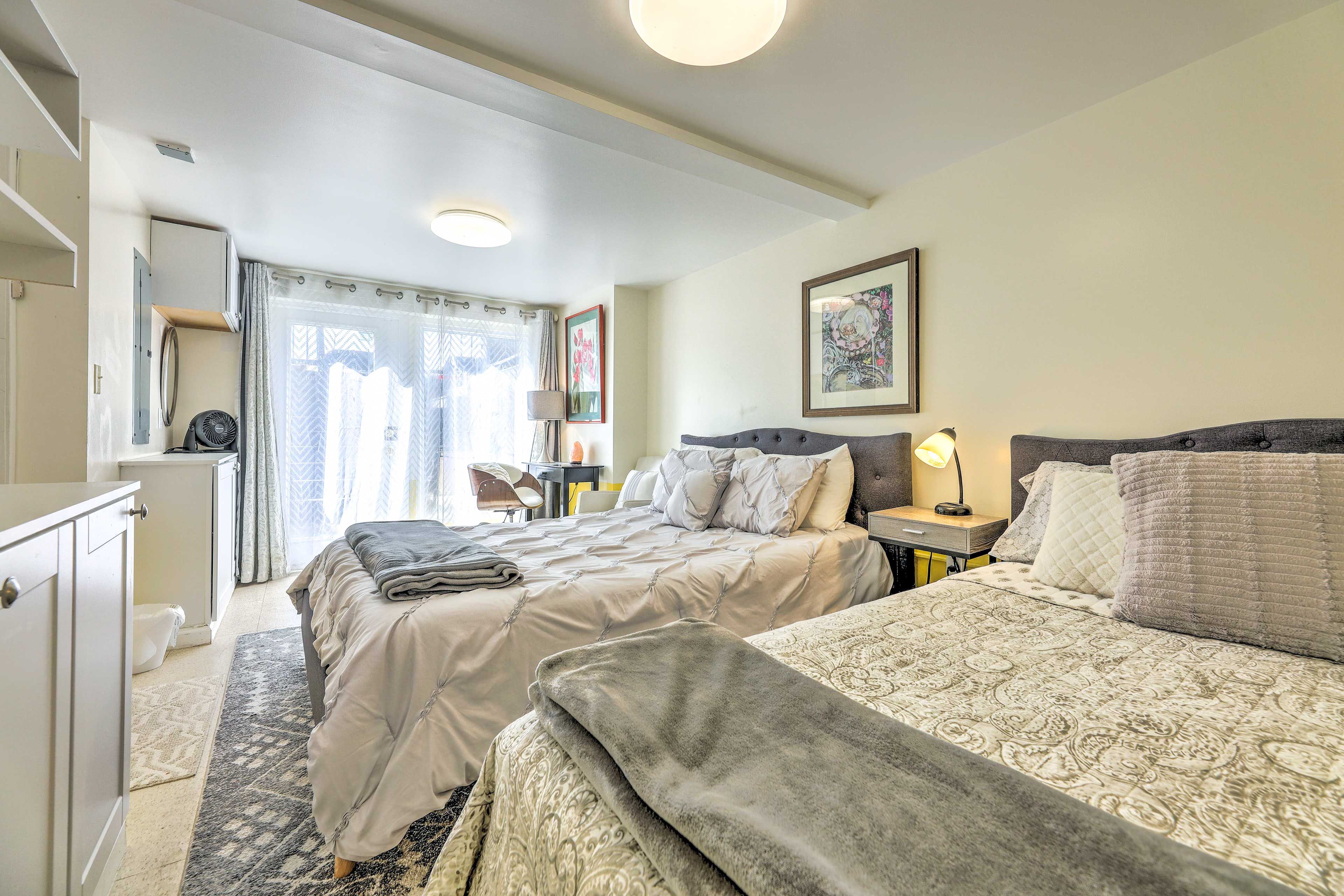 Bedroom | Queen Bed | Full Bed | Linens Provided | Desk Space