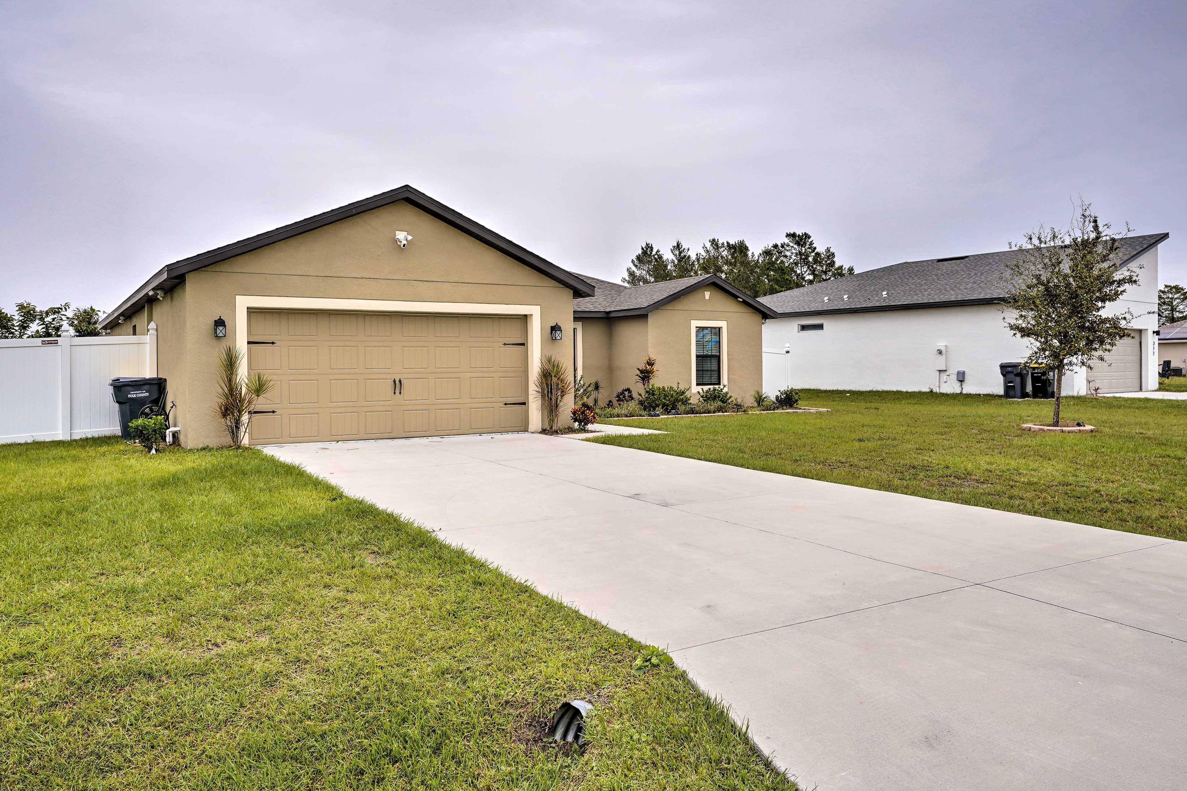 Parking | Driveway (4 Vehicles)