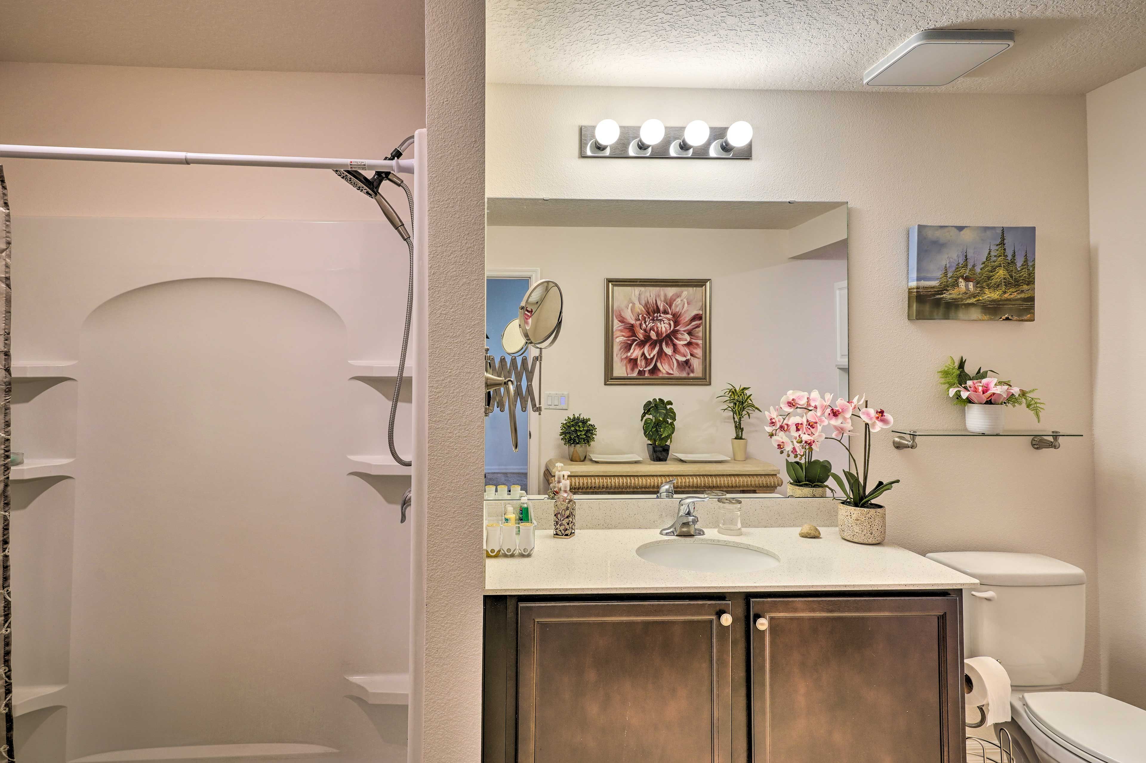 En-Suite Bathroom | Towels & Linens
