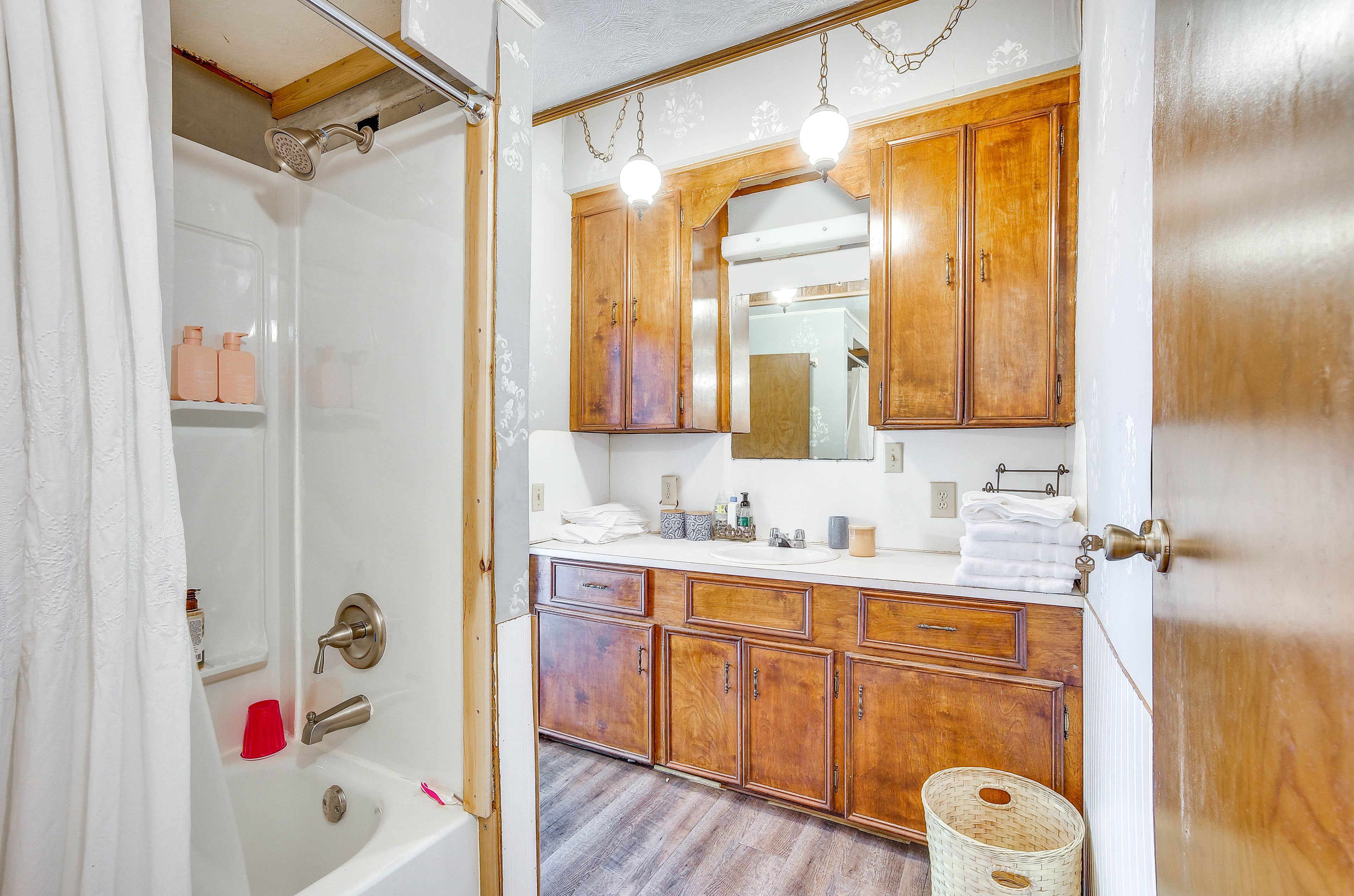Full En-Suite Bathroom