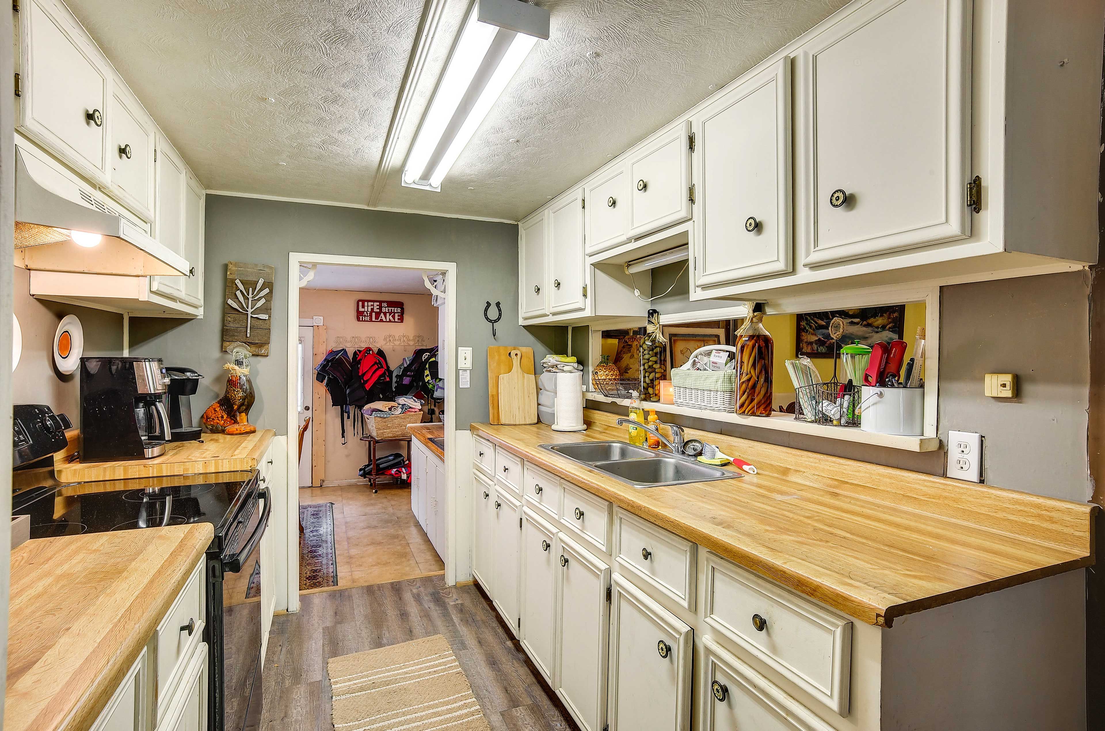 Kitchen | Drip & Keurig Coffee Makers | Toaster