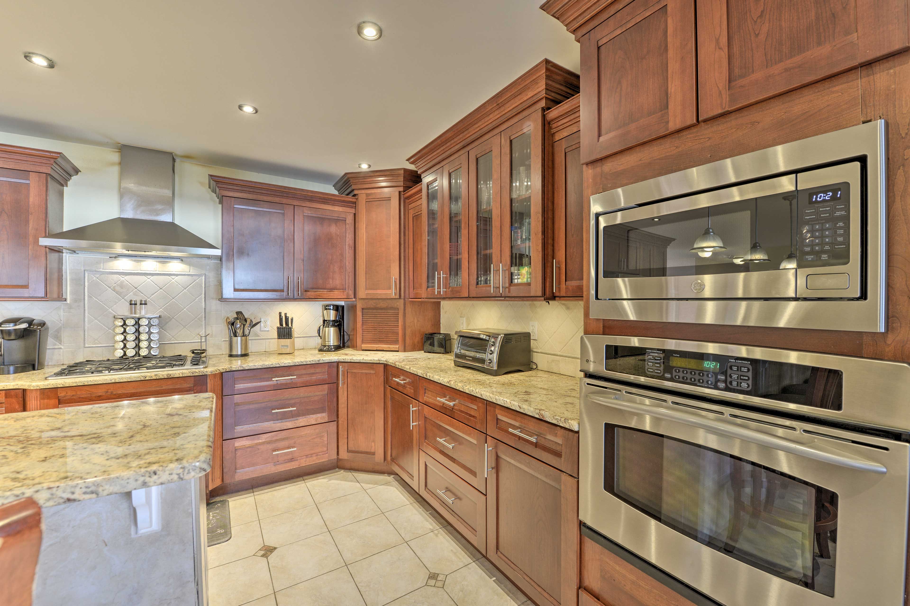 Fully Equipped Kitchen | Cooking Basics & Spices | Ice Maker