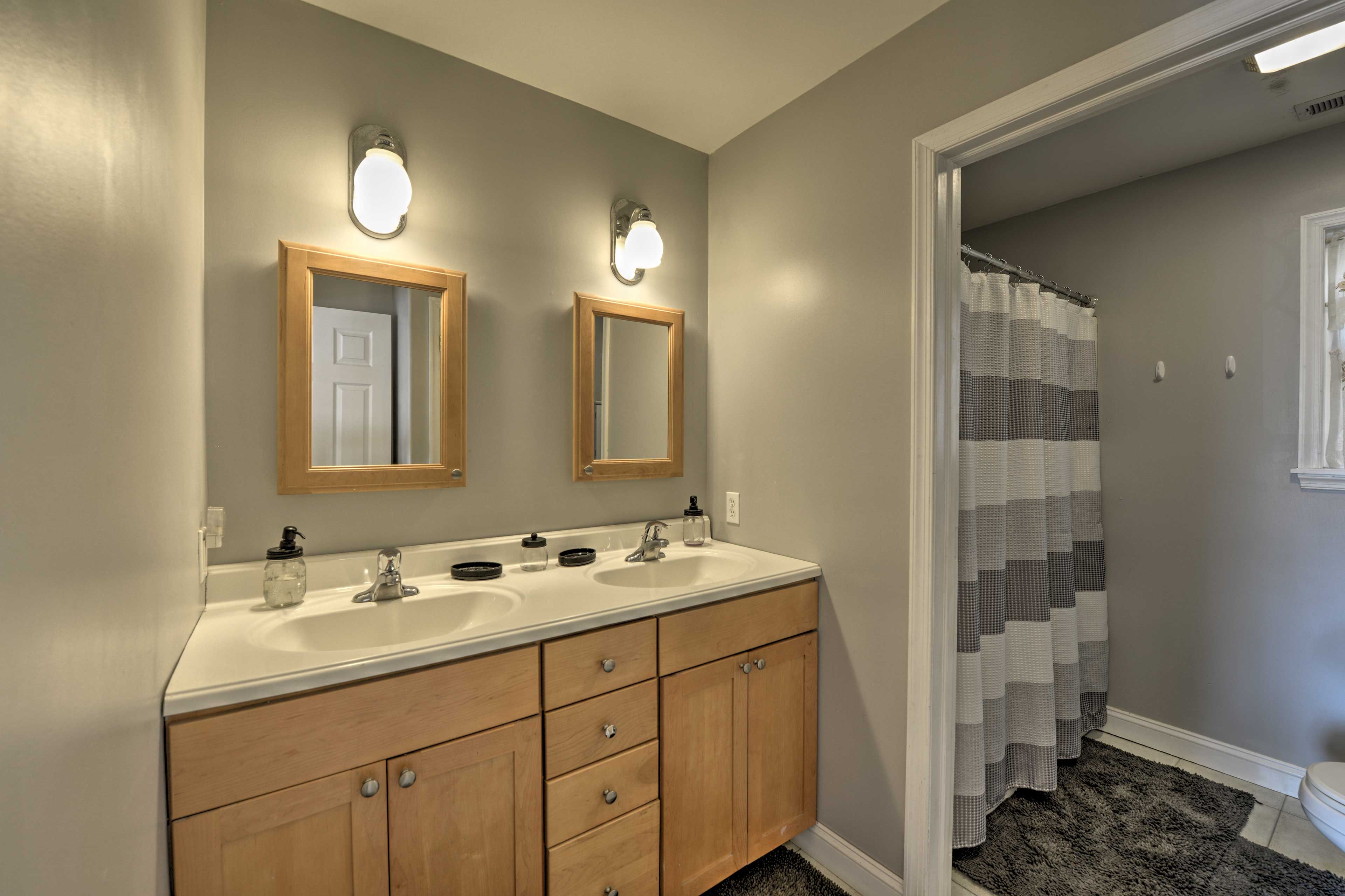 Full Bathroom