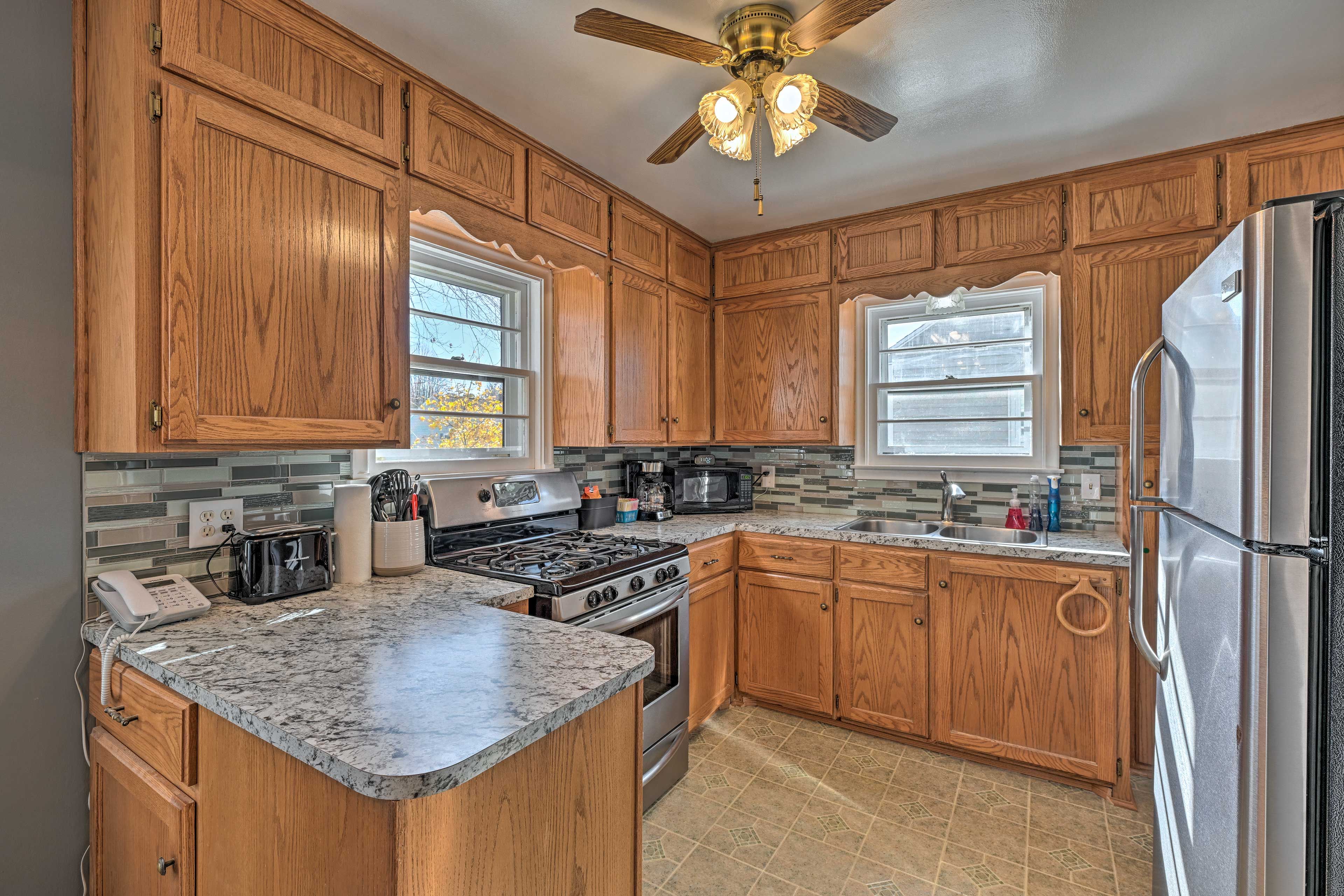 Kitchen | Cooking Basics | Coffee Maker | Paper Towels/Trash Bags Provided