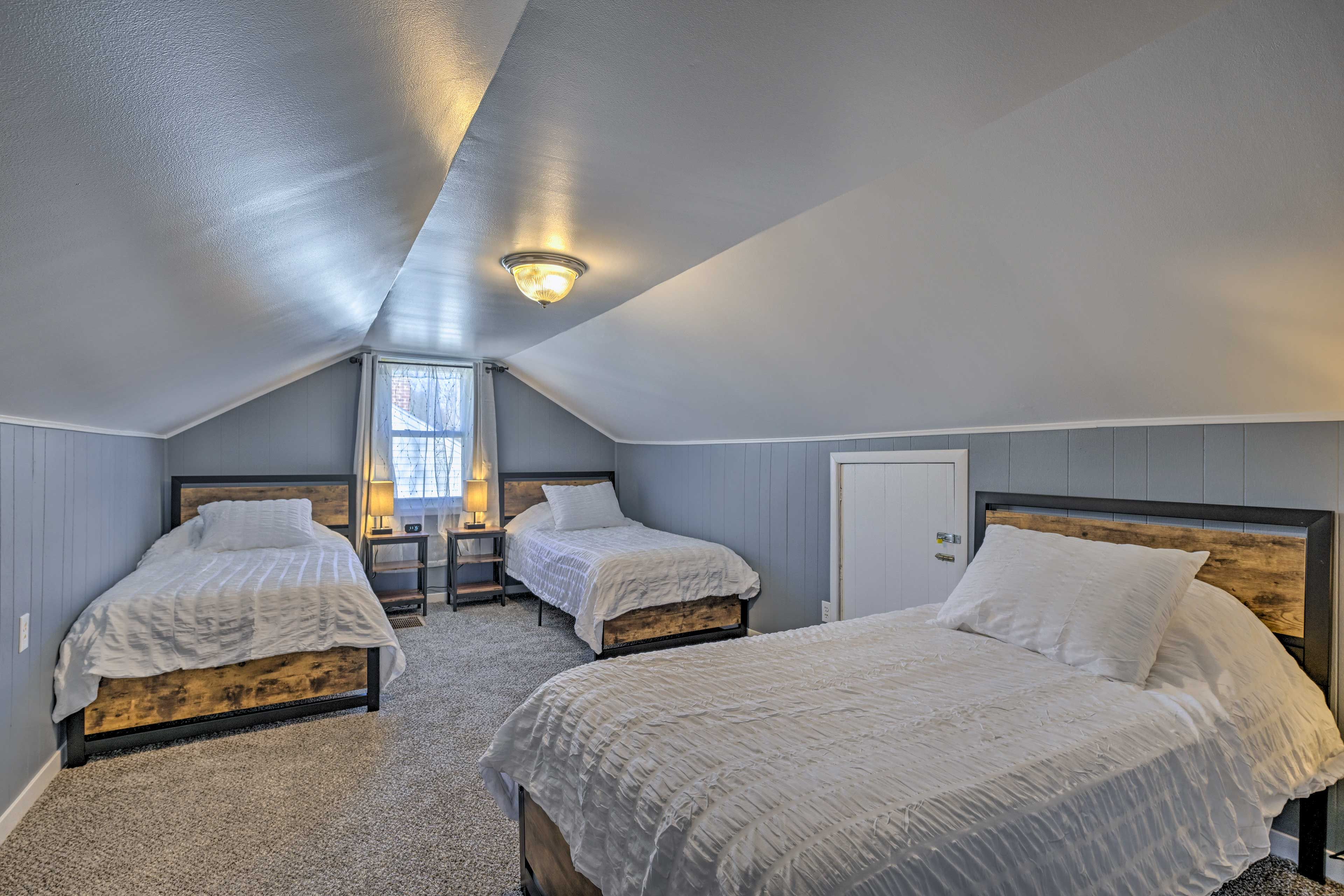 Bedroom 3 | 3 Twin Beds | 2nd Floor | Stairs Required