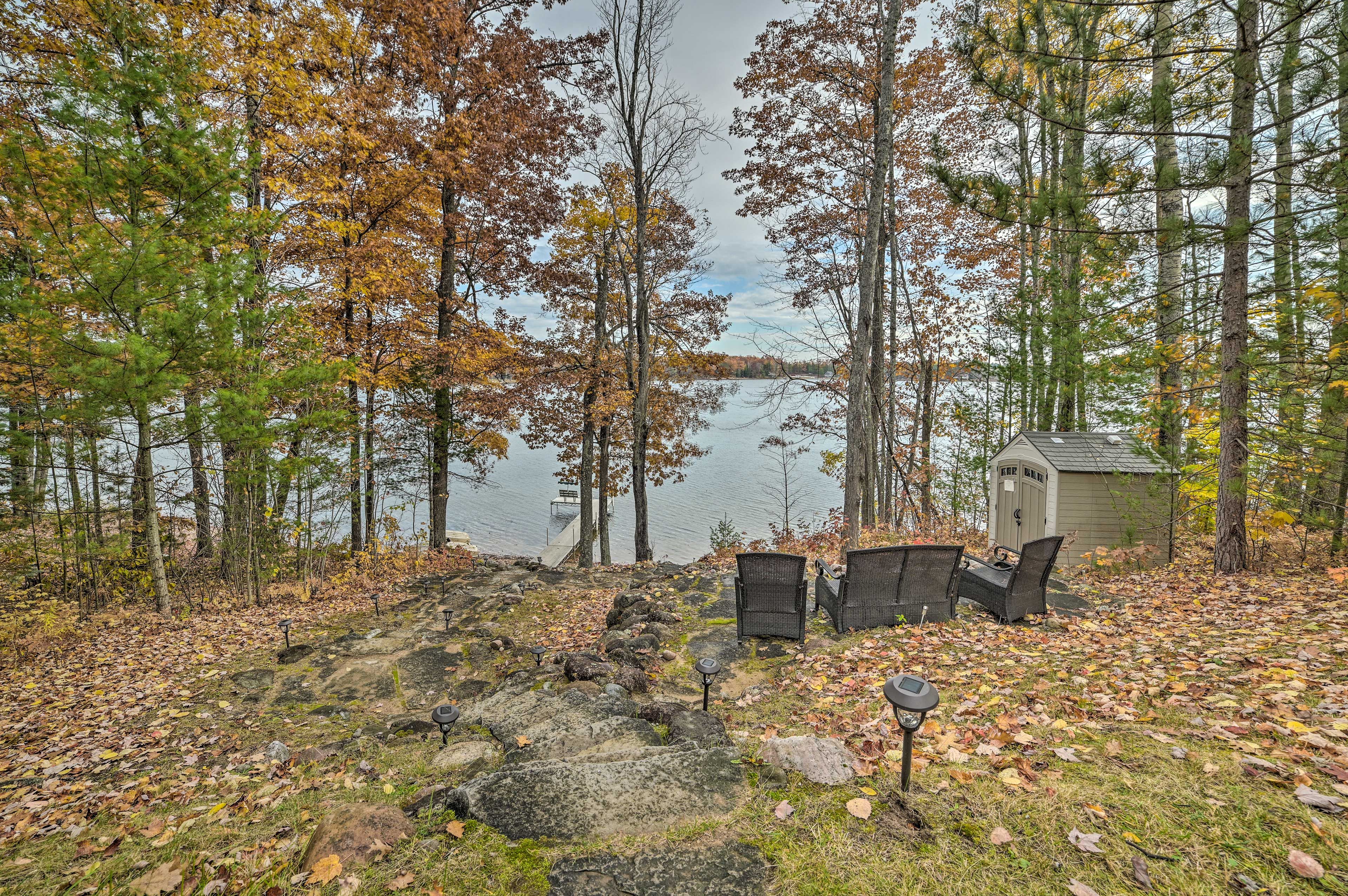 Lake Viewing Area | Seating