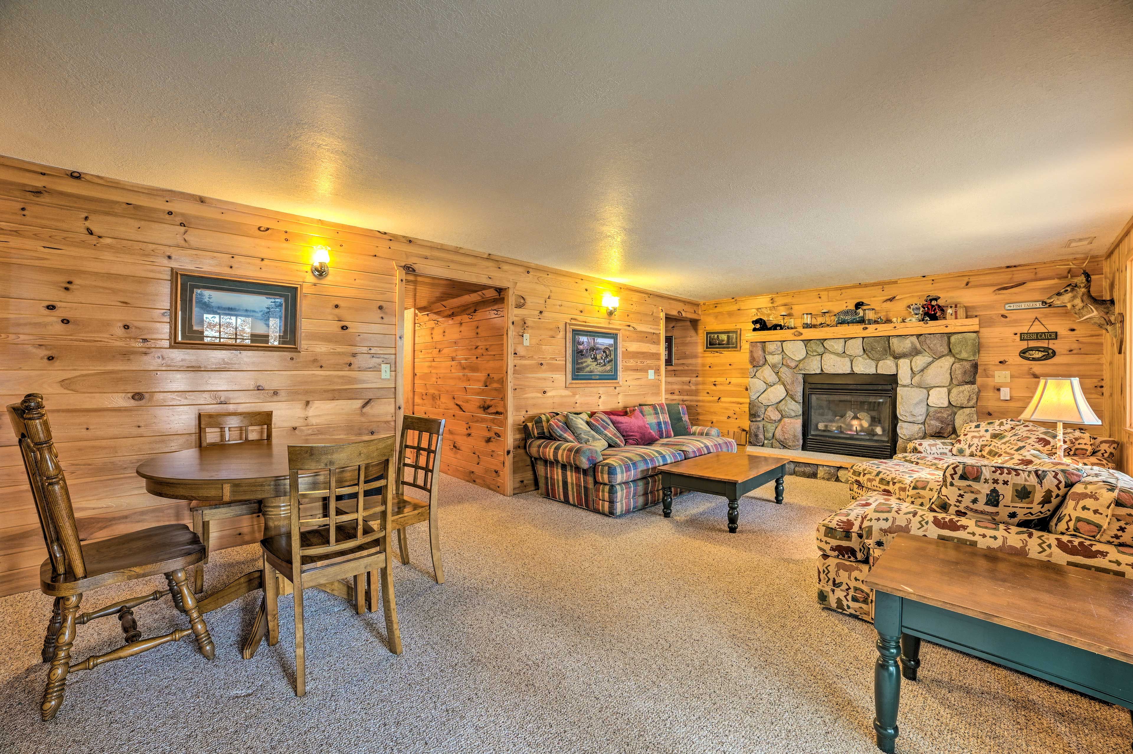 Additional Living Area | Basement | Smart TV | Seasonal Fireplace | Dining Table