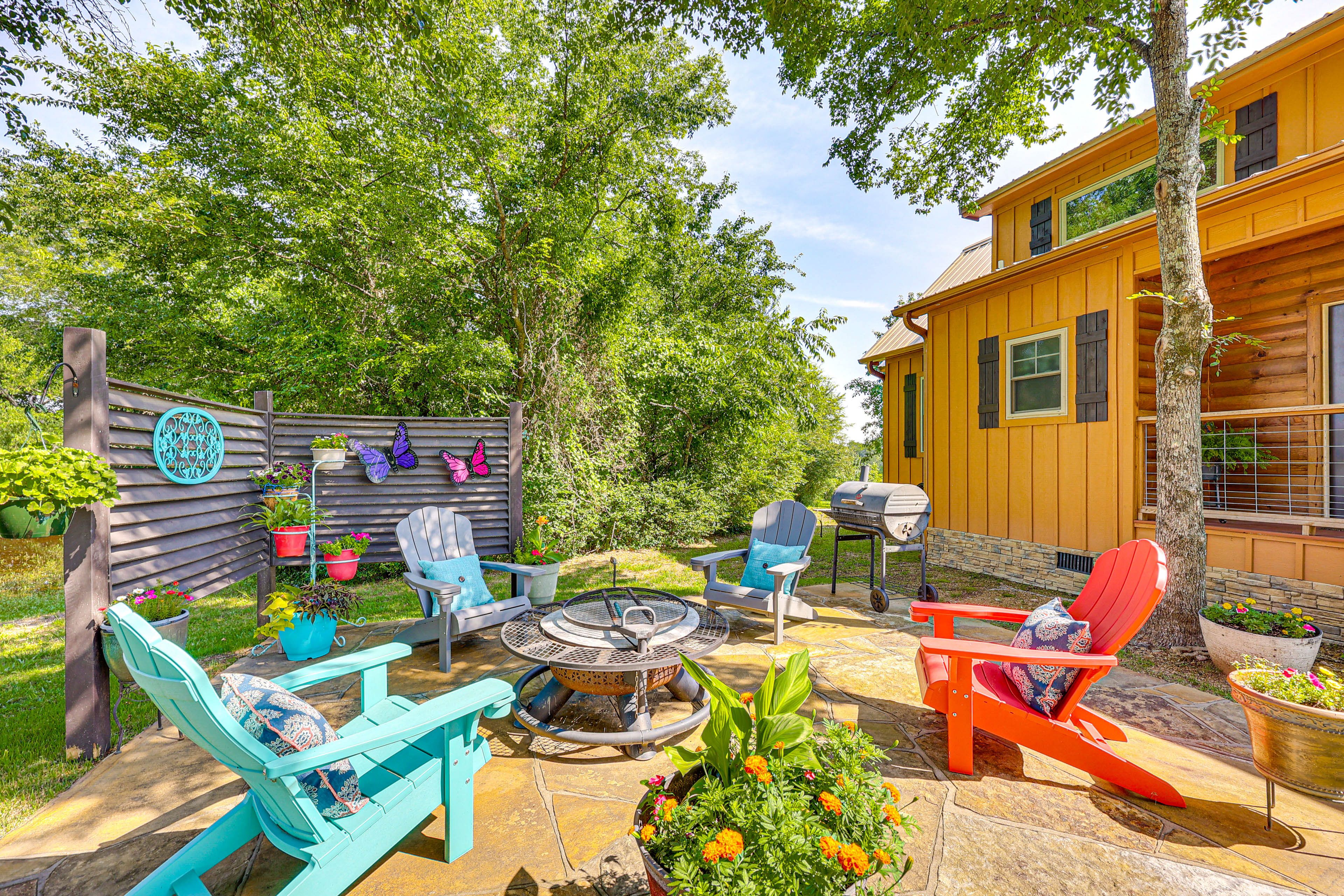 Hot Springs Vacation Rental | 1BR | 1BA | 800 Sq Ft | Steps Required to Access
