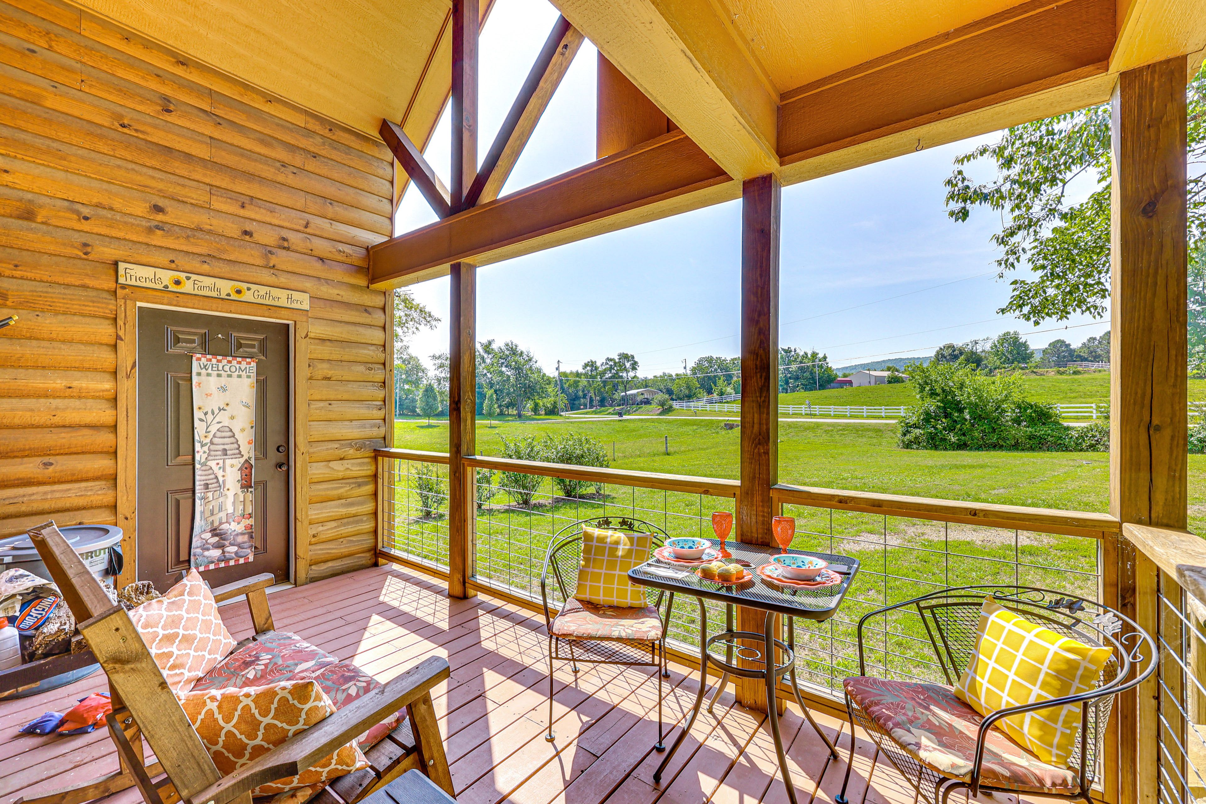 Covered Deck | Dining & Seating