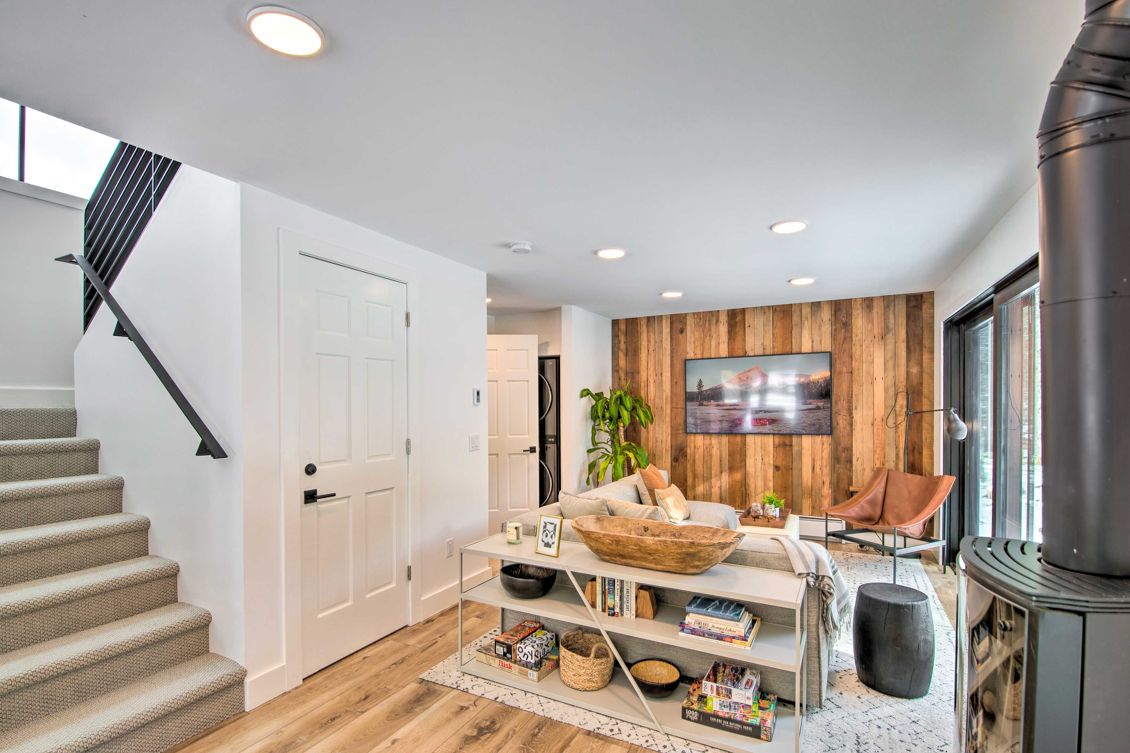 Living Room | Books | Board Games