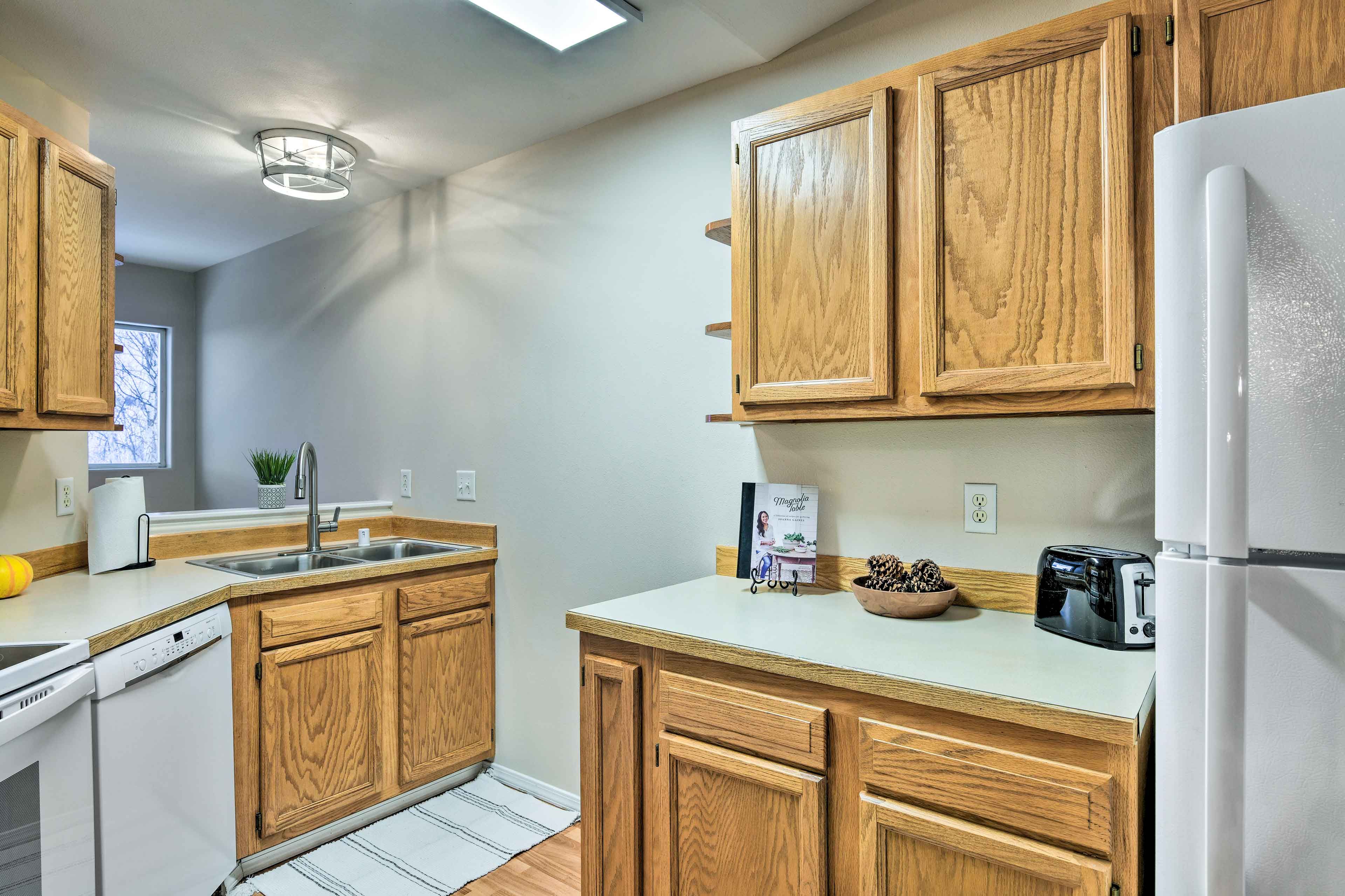 Kitchen | 2nd Floor | Coffee Maker | Cooking Basics