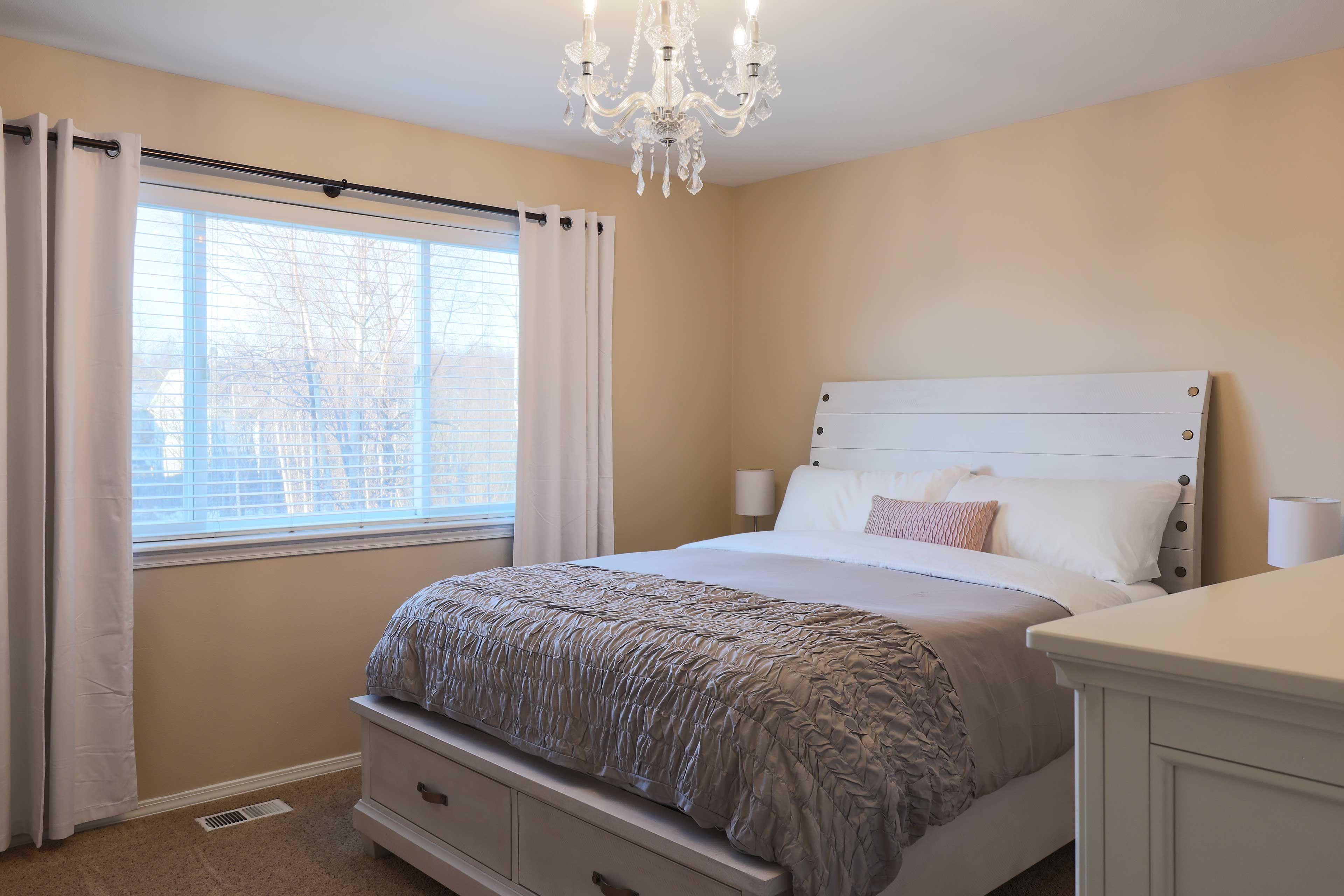 Bedroom 1 | 2nd Floor | Queen Bed | Flat-Screen TV