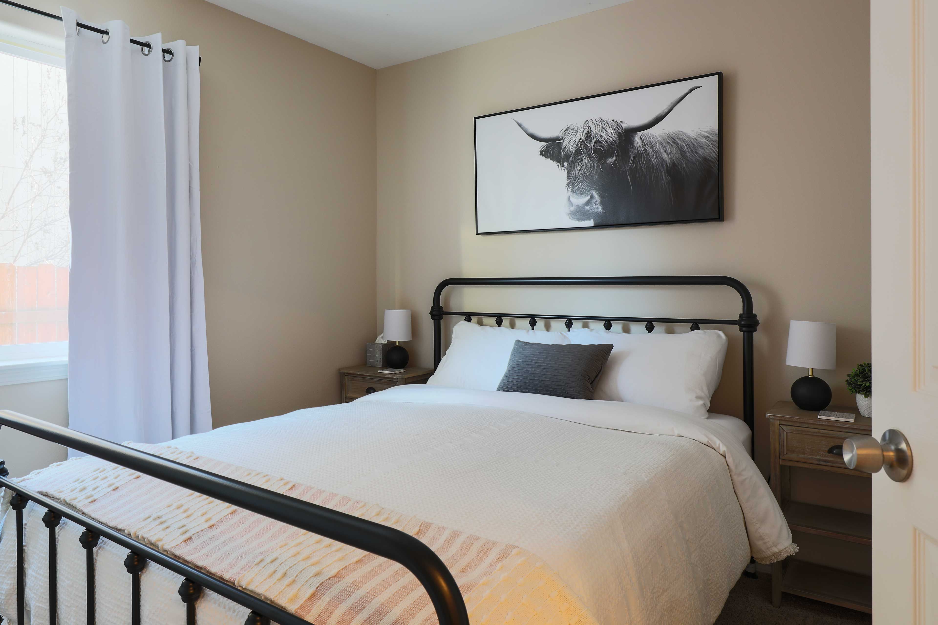 Bedroom 2 | 1st Floor | Queen Bed