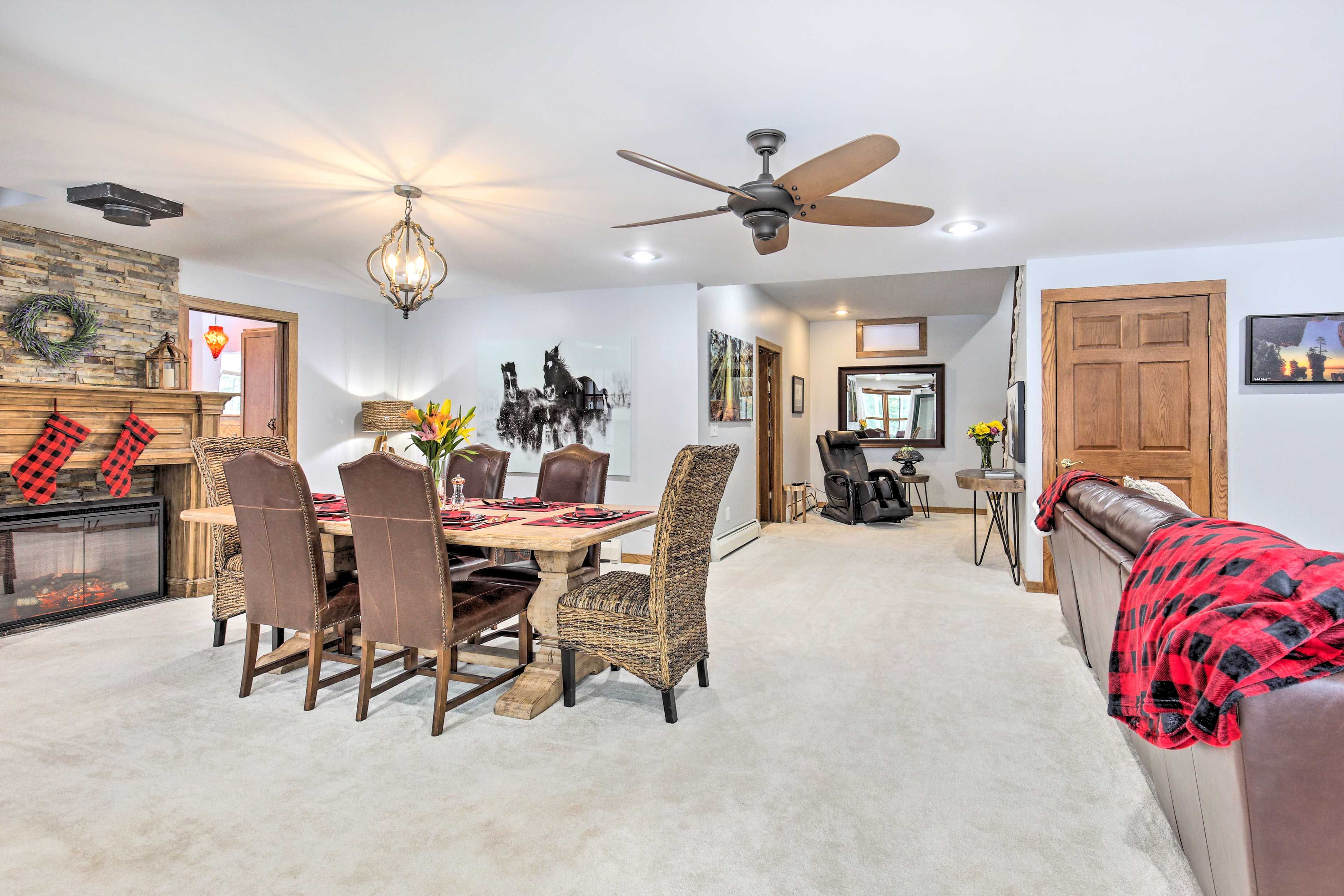 Dining Area | Dishware & Flatware Provided