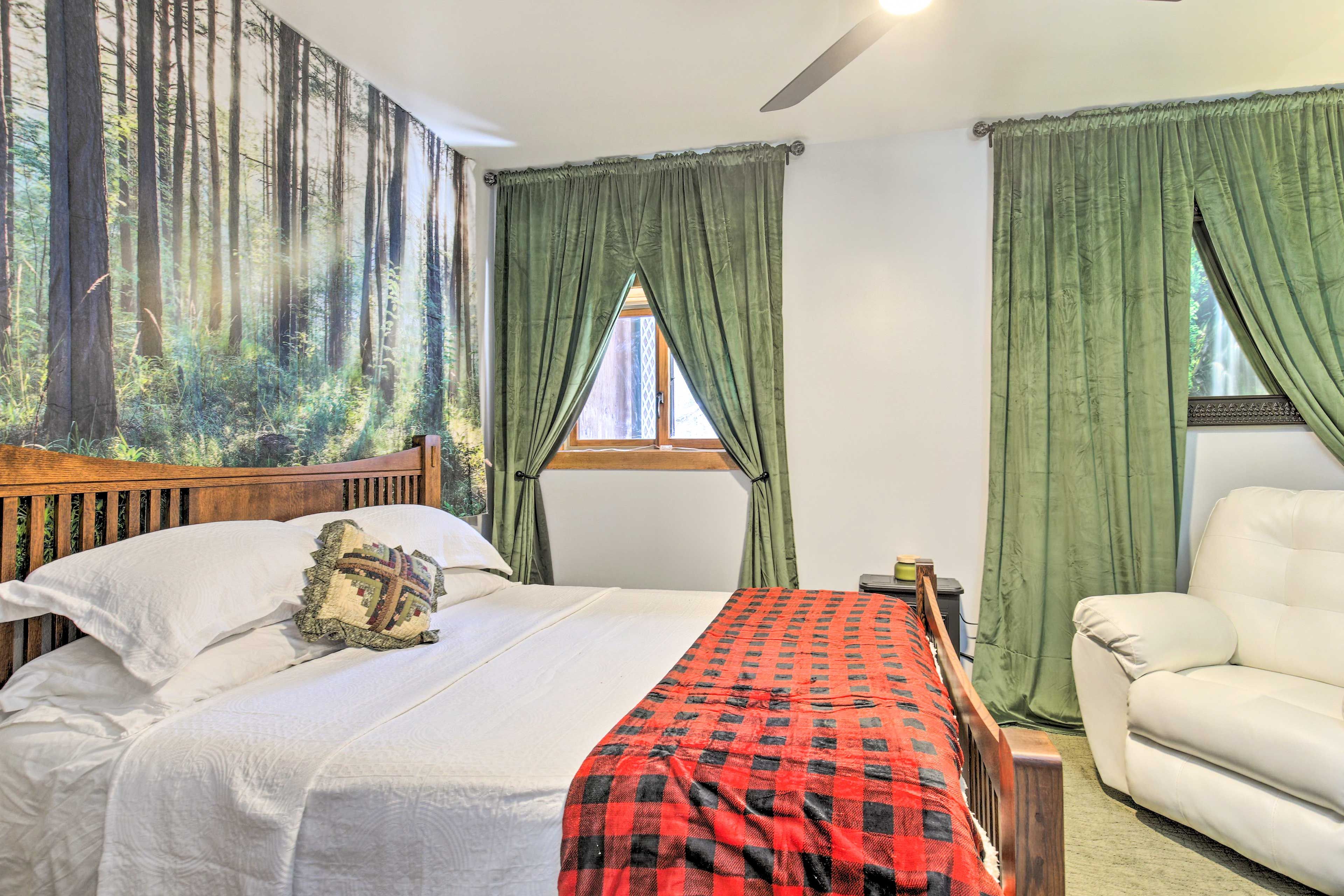 Bedroom 2 | Queen Bed
