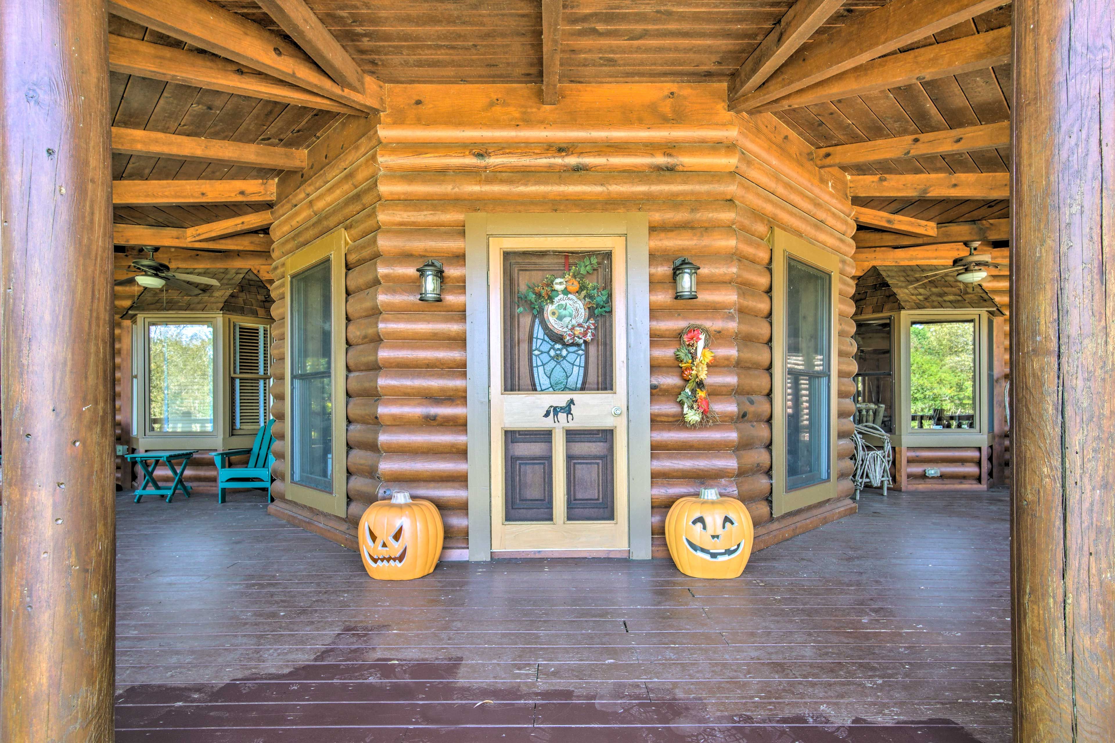 Wraparound Porch | Porch Swing | Sitting Area | Gas Grill