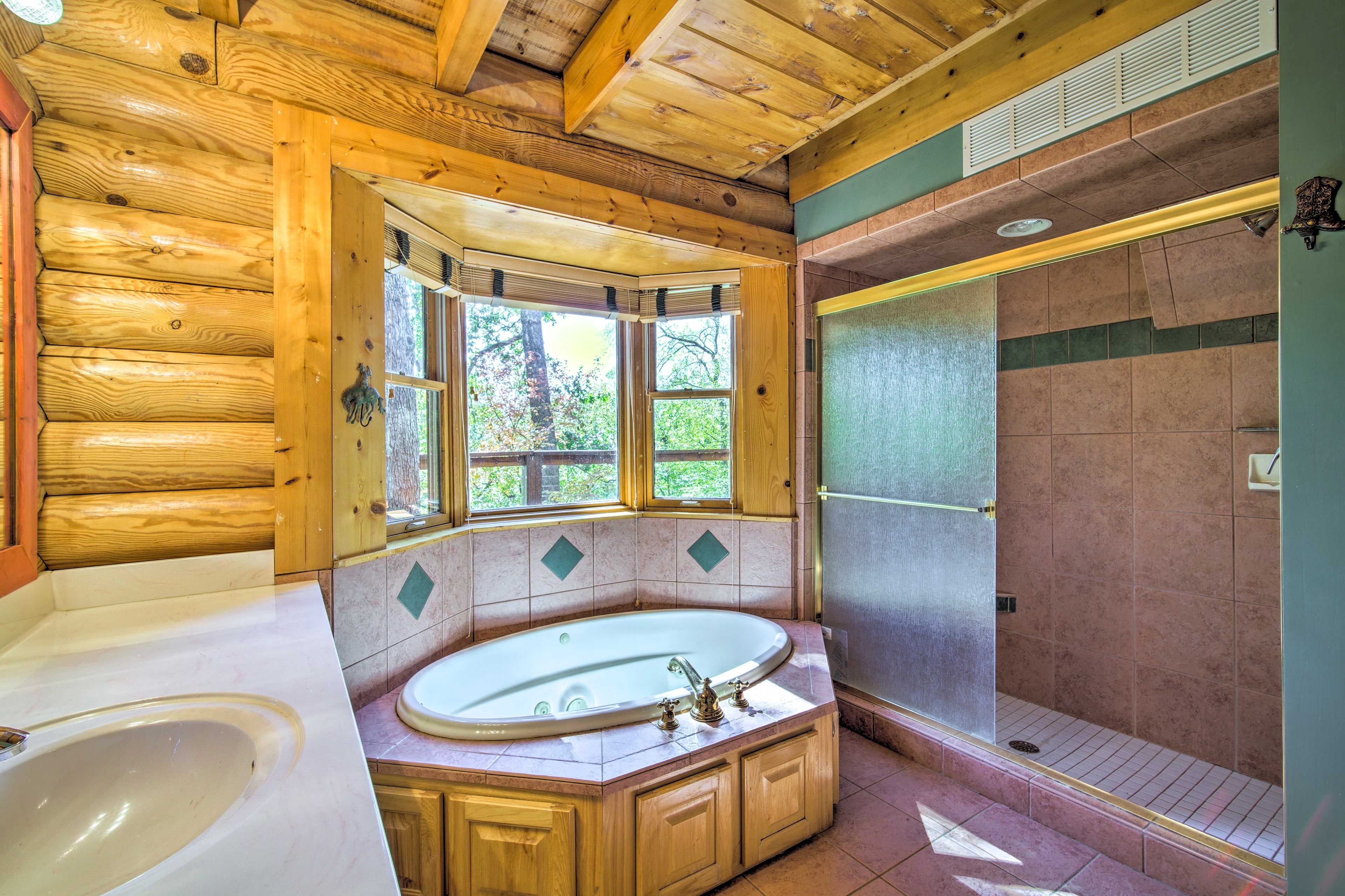 En-Suite Bathroom | Jetted Tub