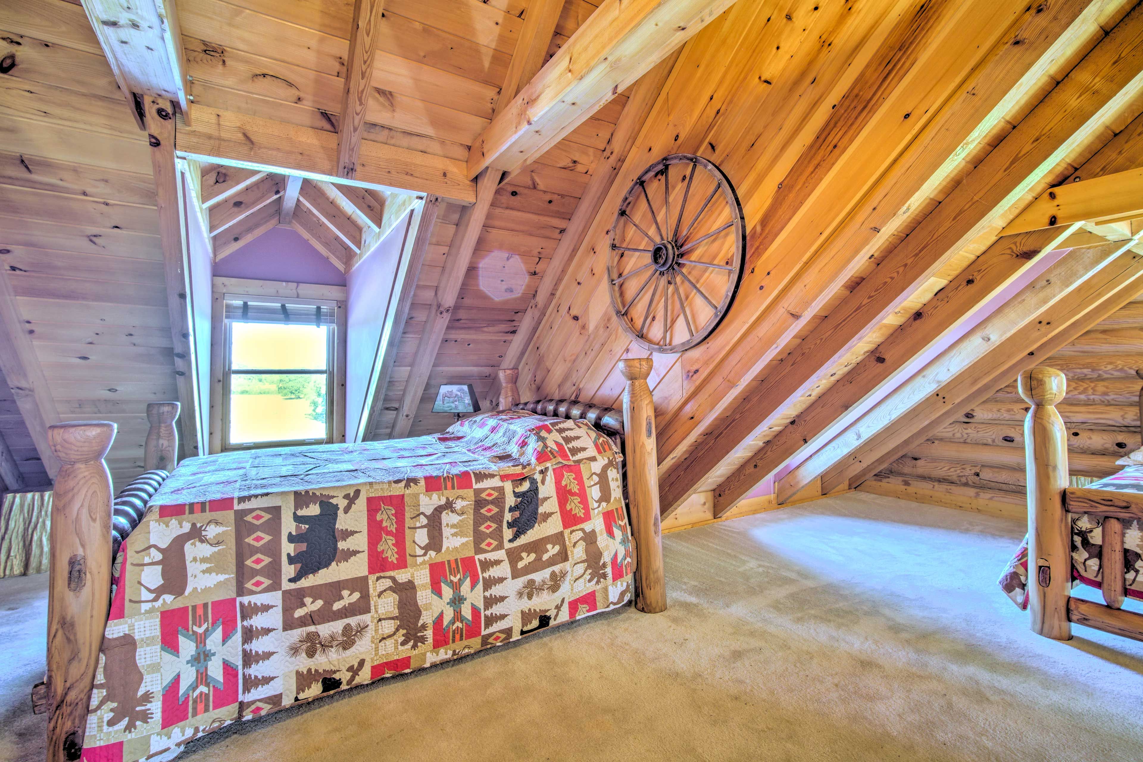 Bedroom 2 | Full Bed | Queen Bed | Smart TV | 2nd Floor