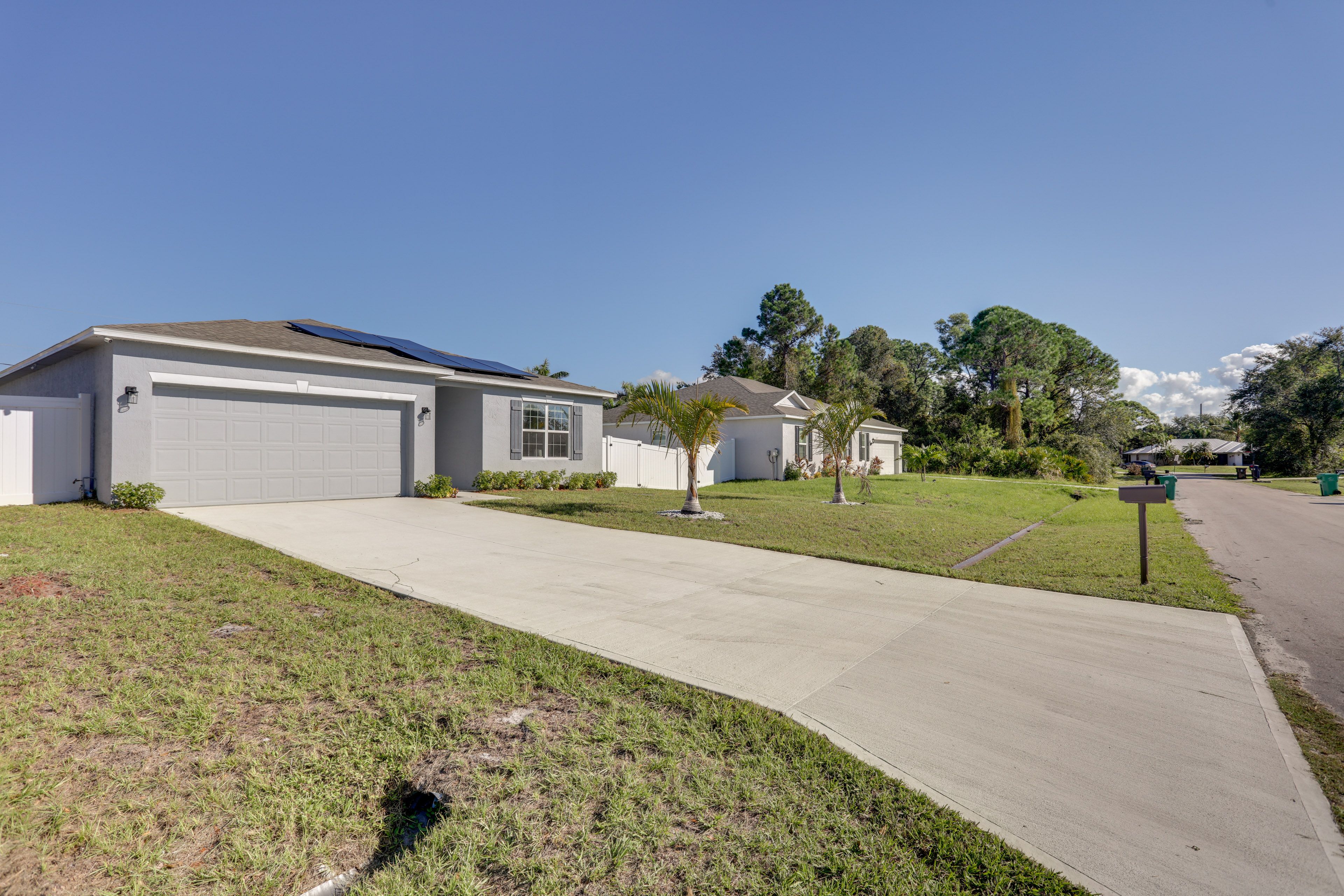 Property Exterior | Driveway (4 Vehicles) | Free Street Parking