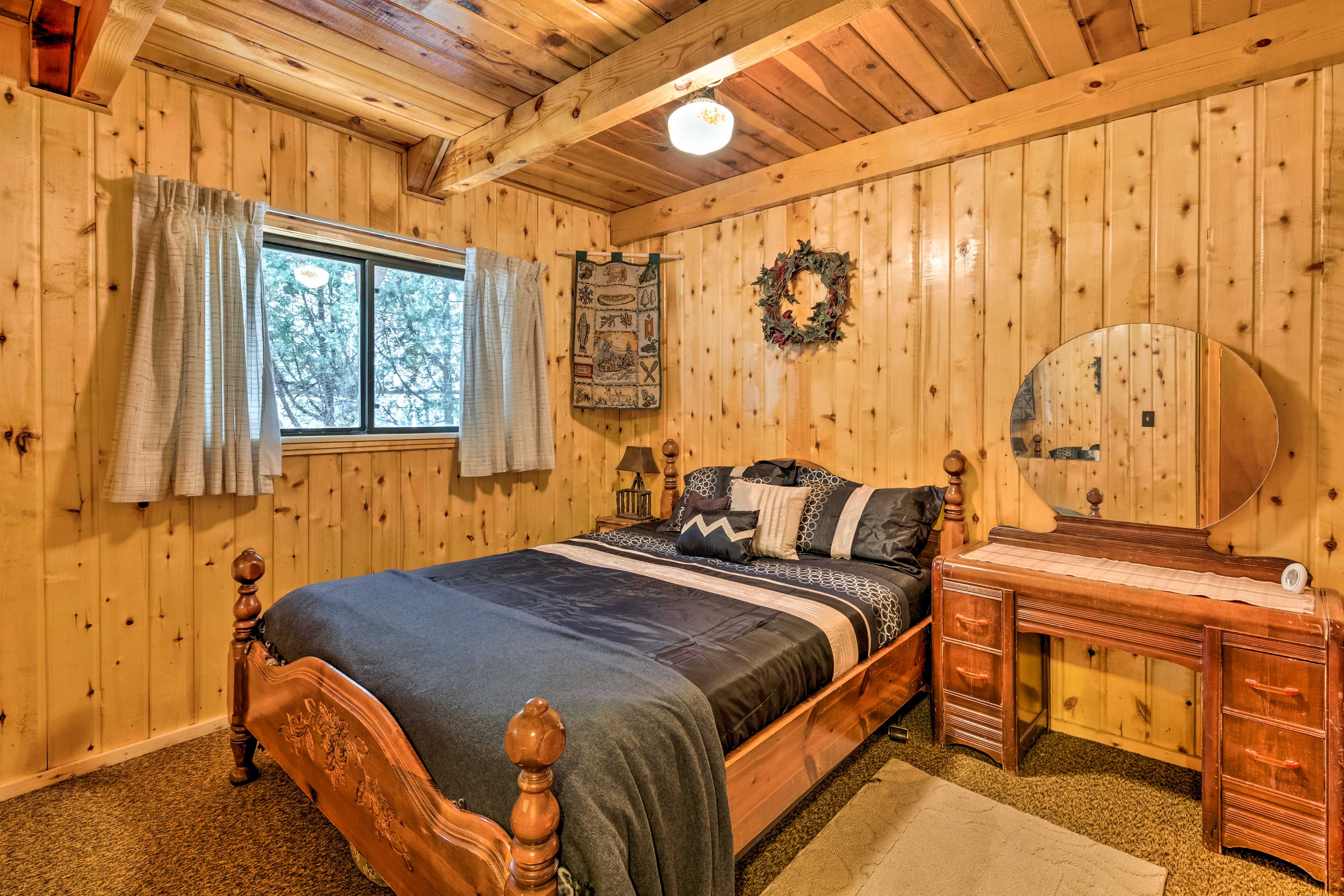 Bedroom 2 | Queen Bed | Vanity