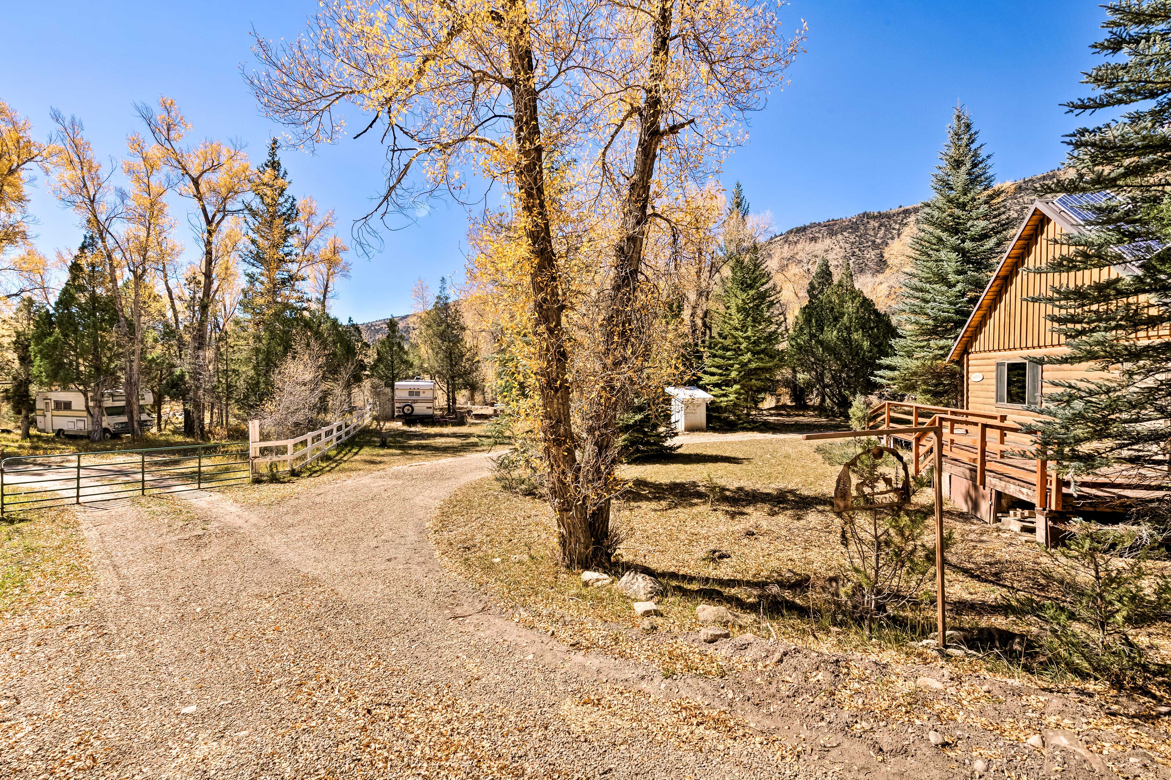 Parking | Driveway (4 Vehicles) | RV/Trailer Parking Allowed