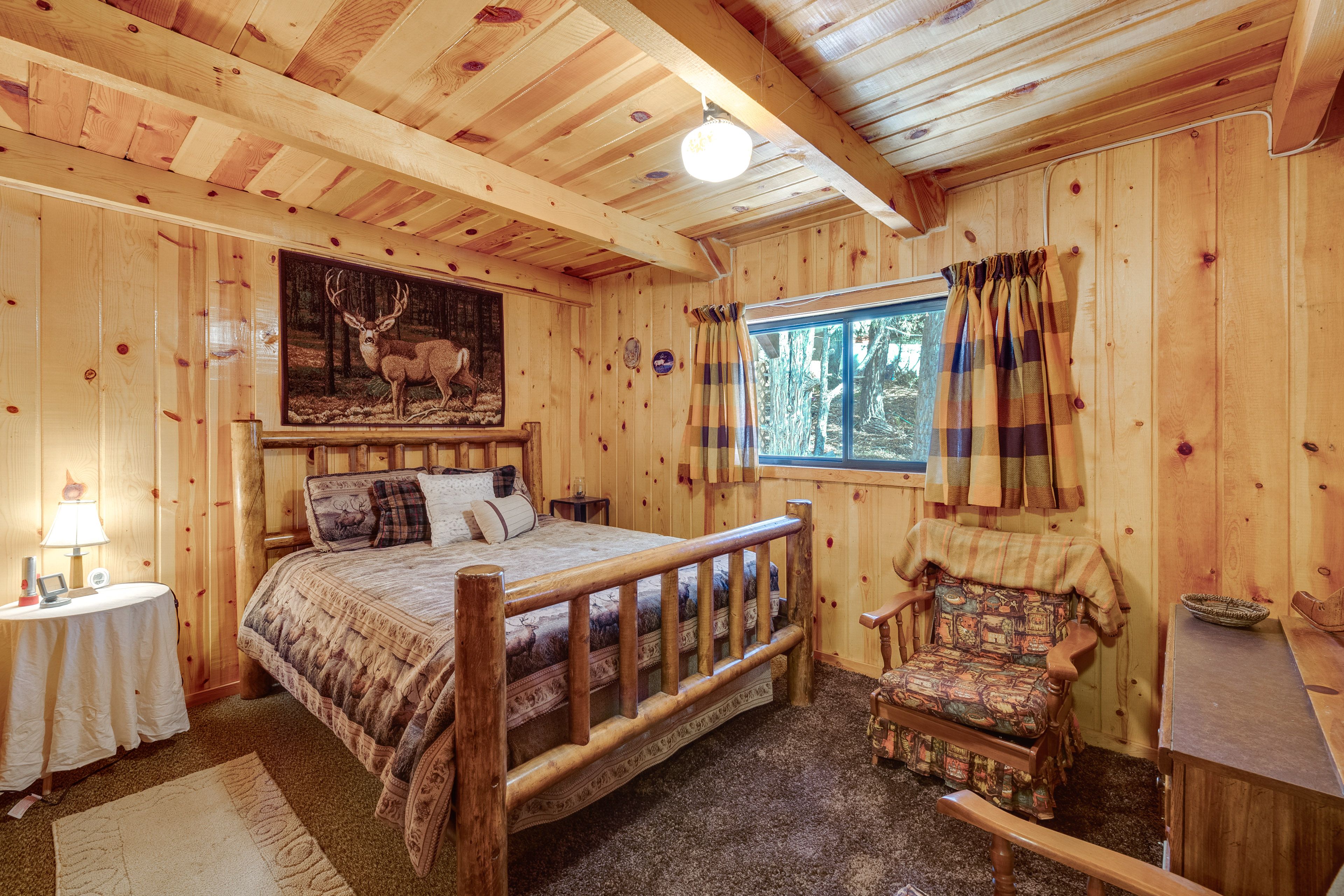 Bedroom 1 | Queen Bed | Linens & Towels