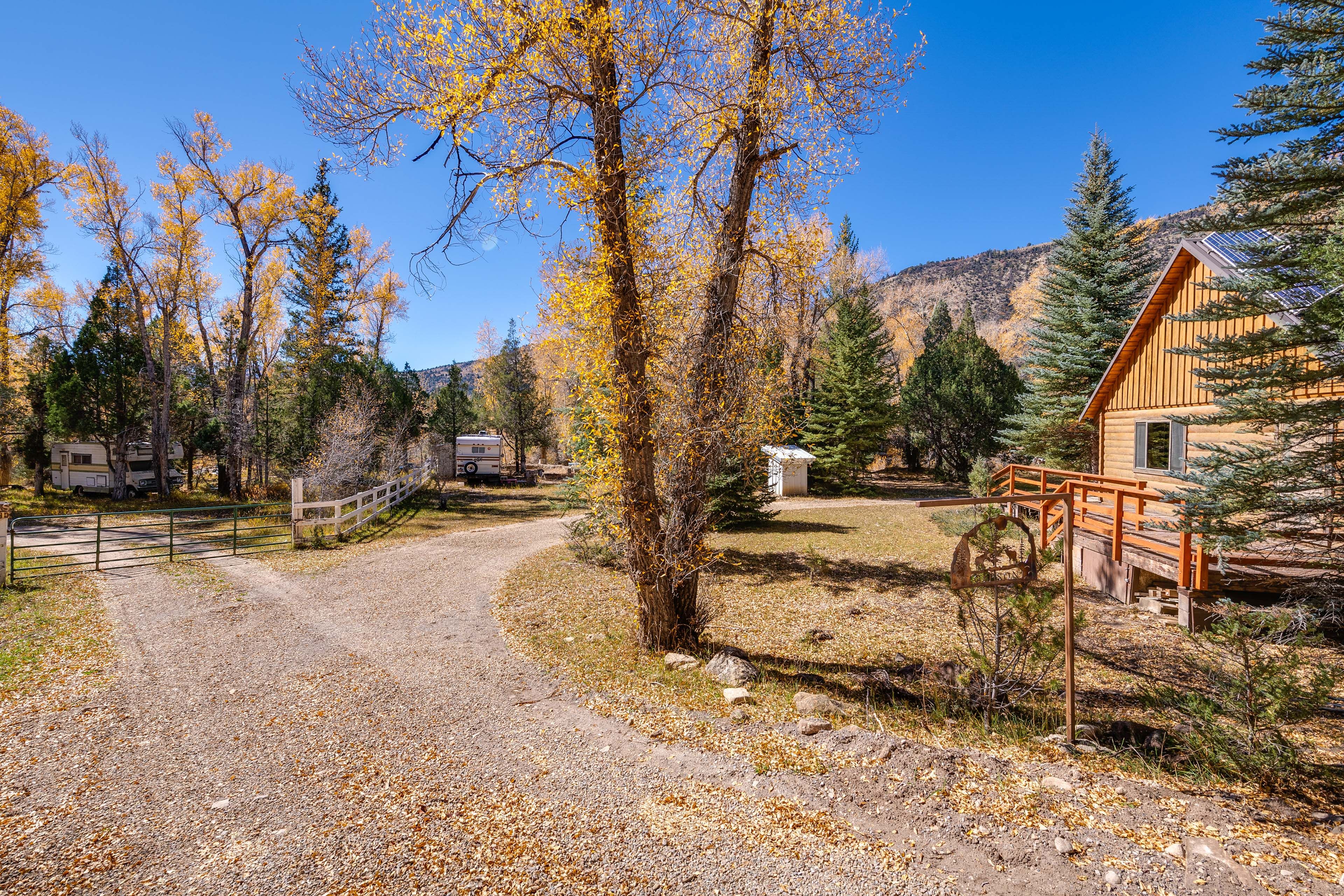 Parking | Driveway (4 Vehicles) | RV/Trailer Parking Allowed