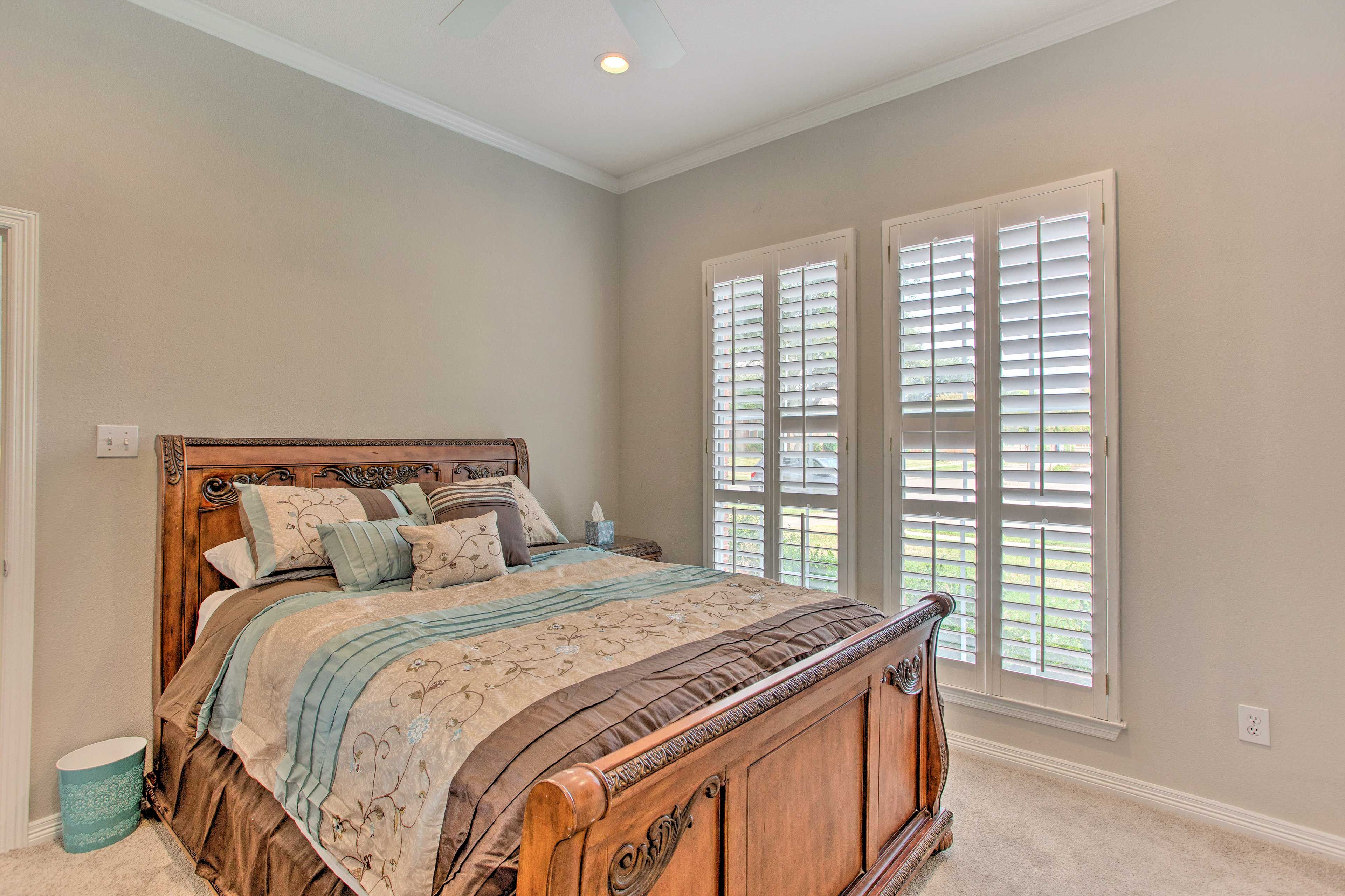 Bedroom 2 | Queen Bed
