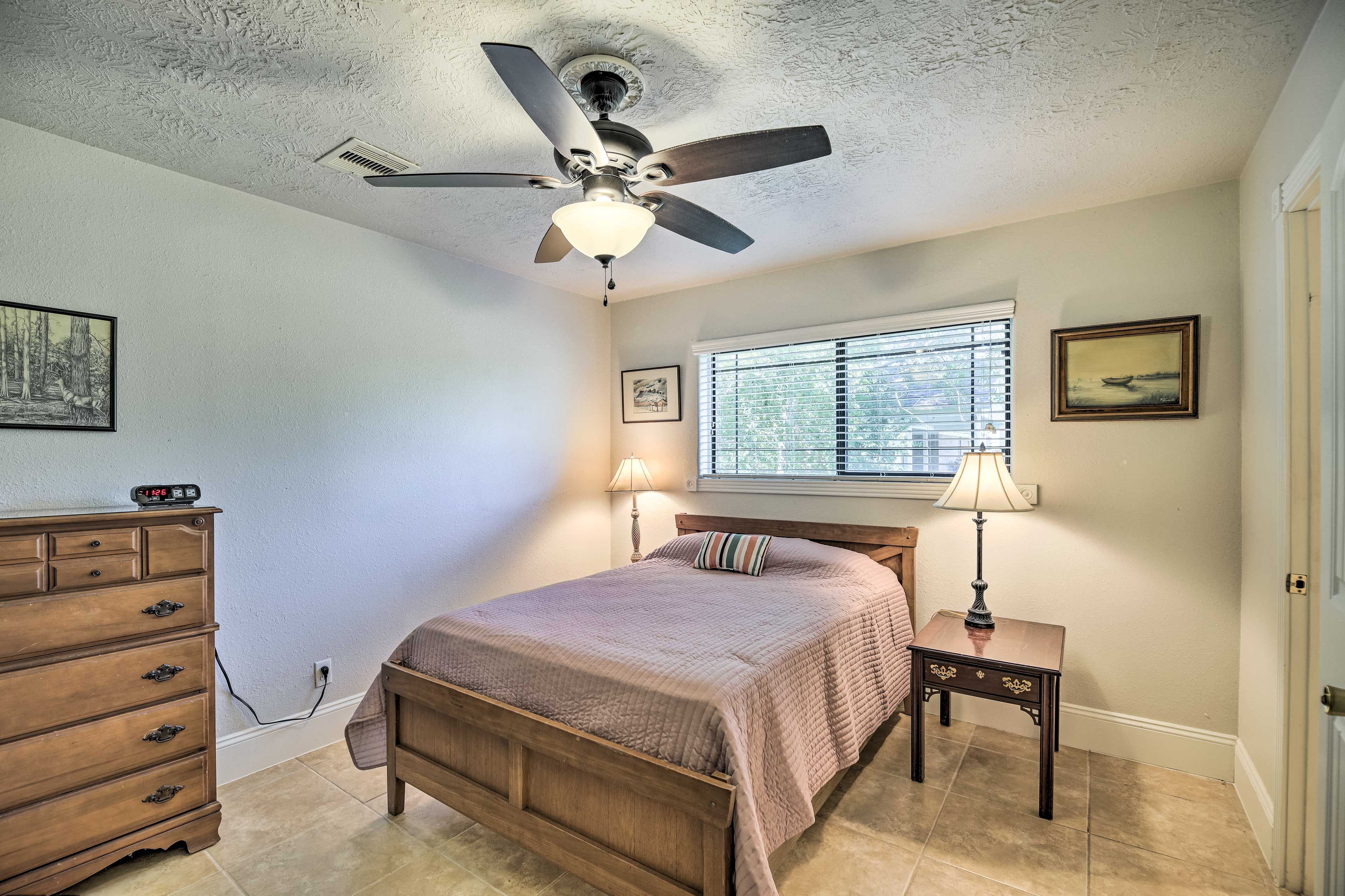 Bedroom 2 | Full Bed | 1st Floor