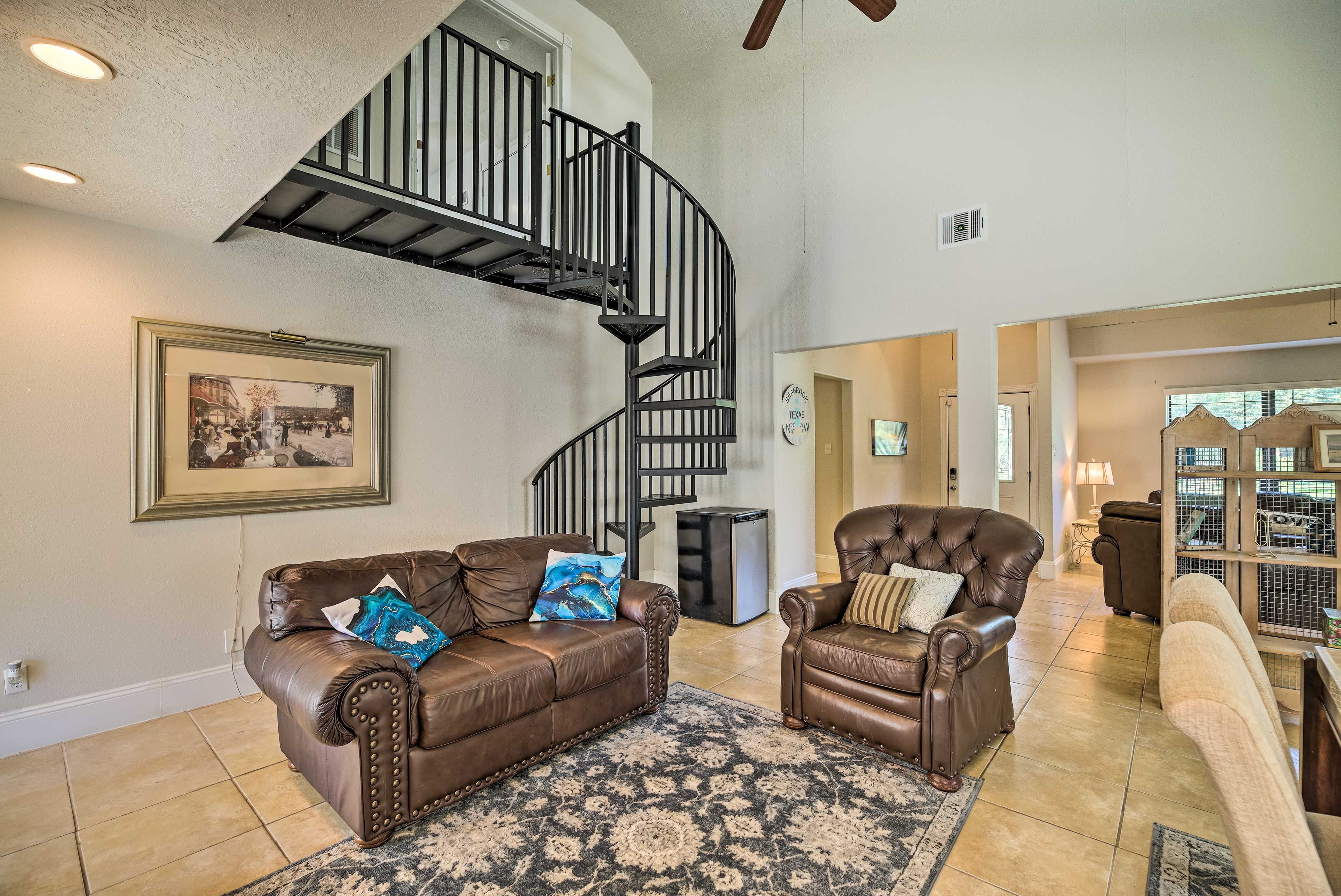 Living Area | 1st Floor | Cable TV