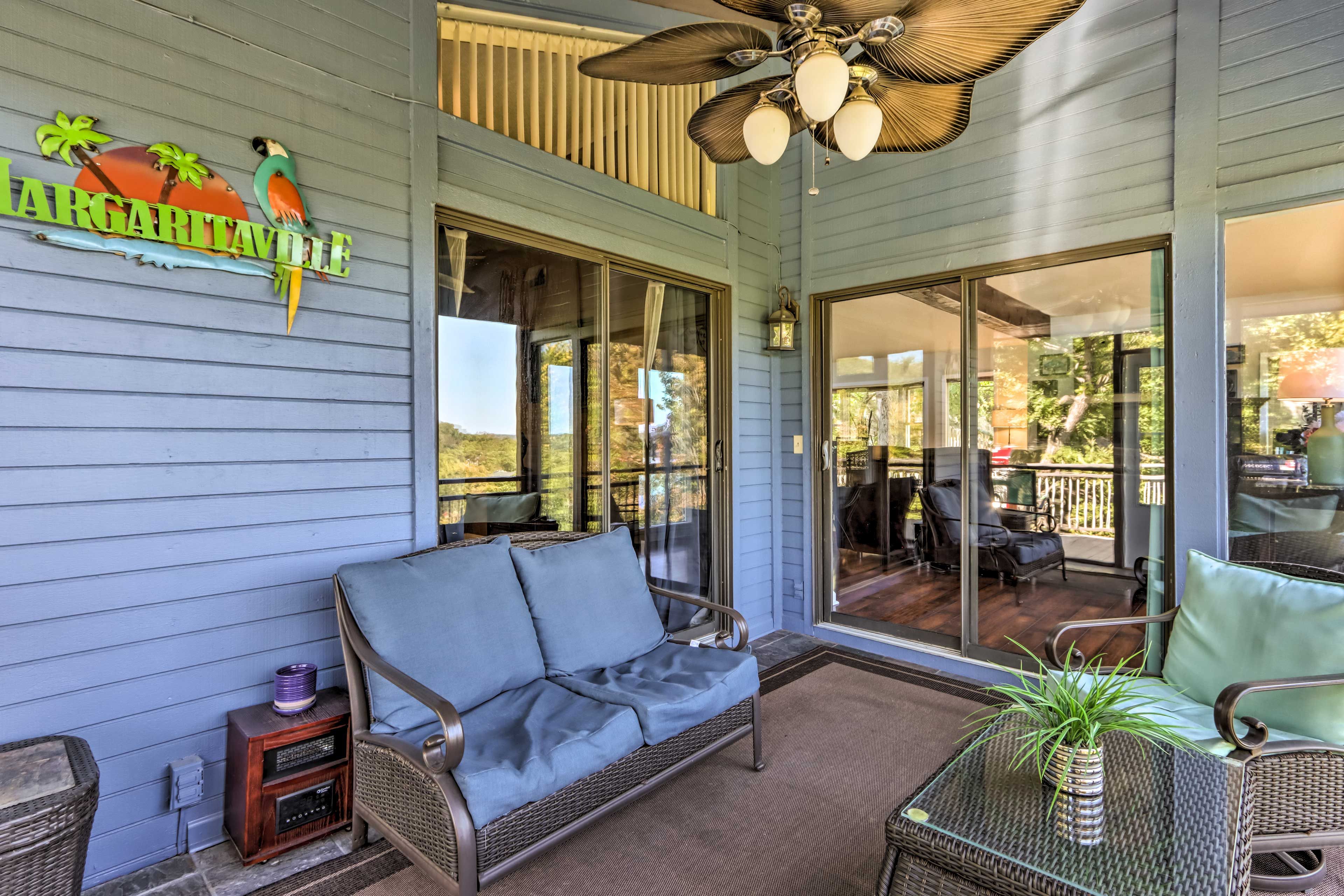 Screened Porch | Ample Seating